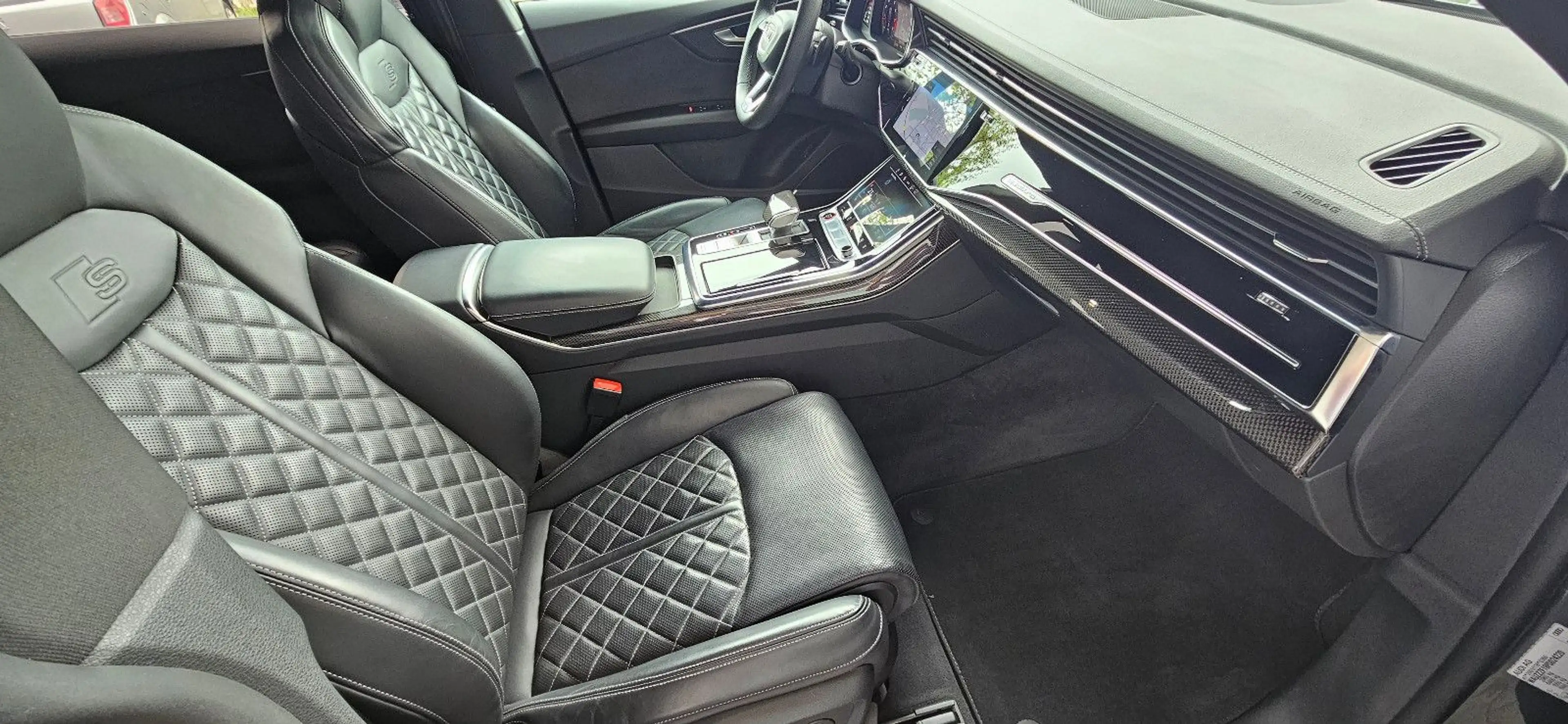 Audi SQ8 4.0 TFSI quattro competition plus — photo 11