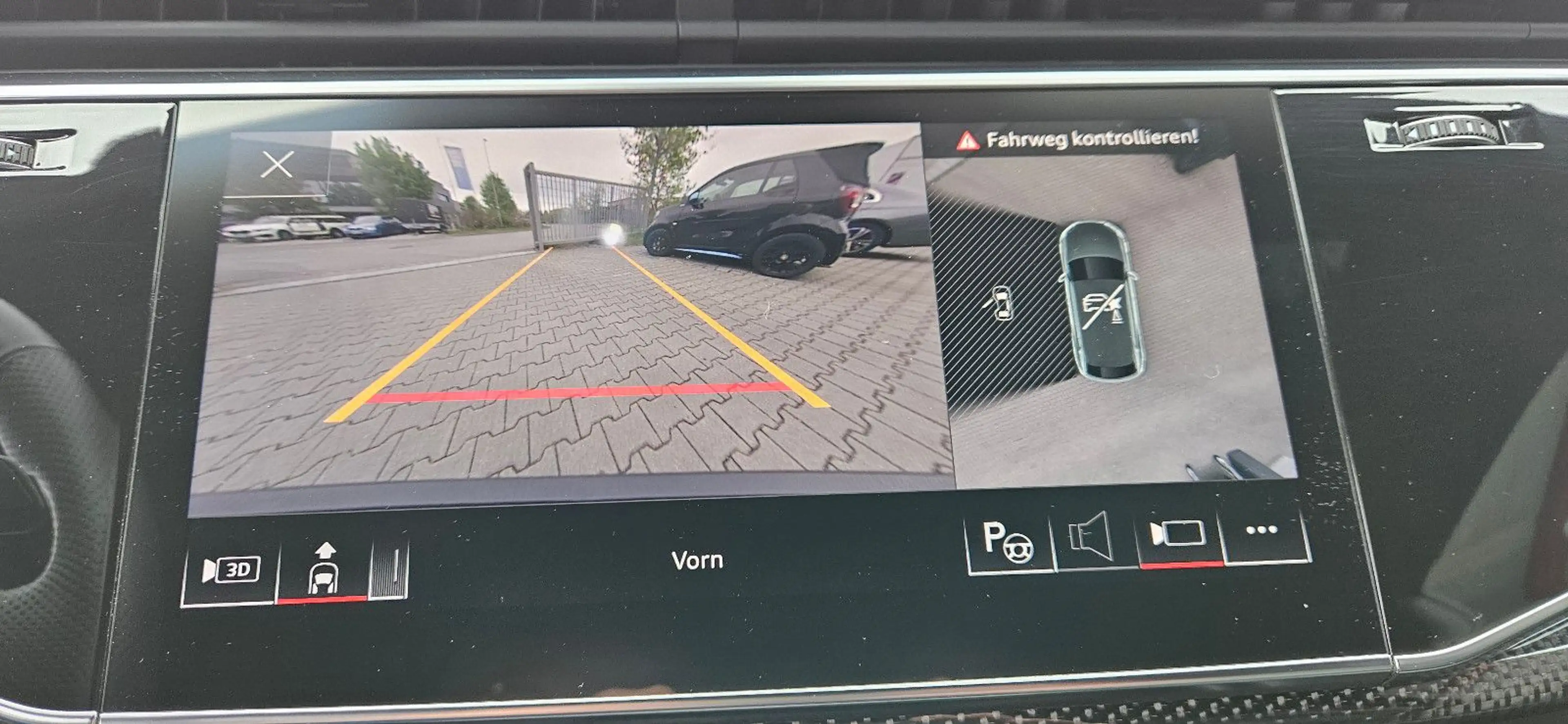 Audi SQ8 4.0 TFSI quattro competition plus — photo 15