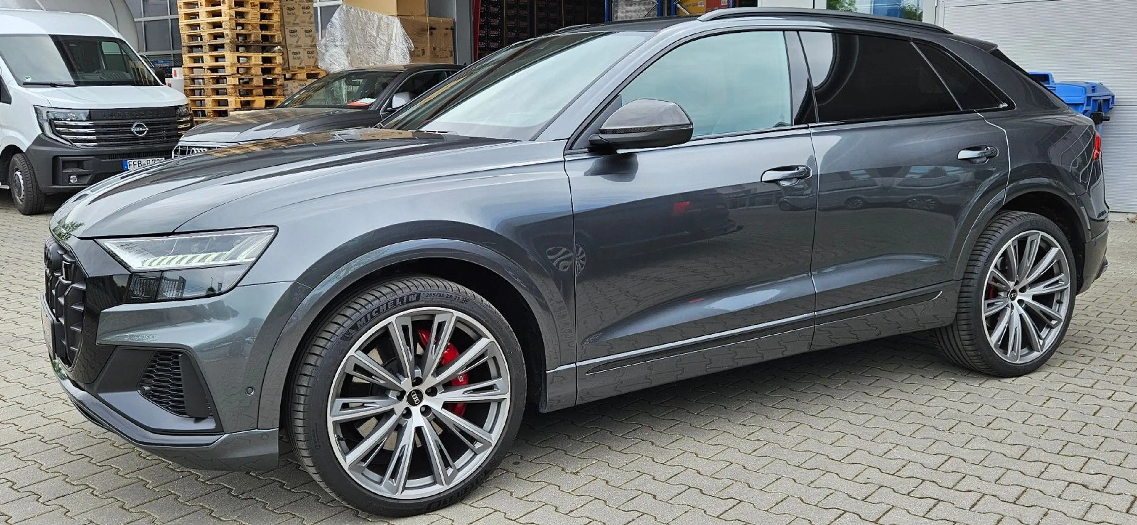 Audi SQ8 4.0 TFSI quattro competition plus — photo 3