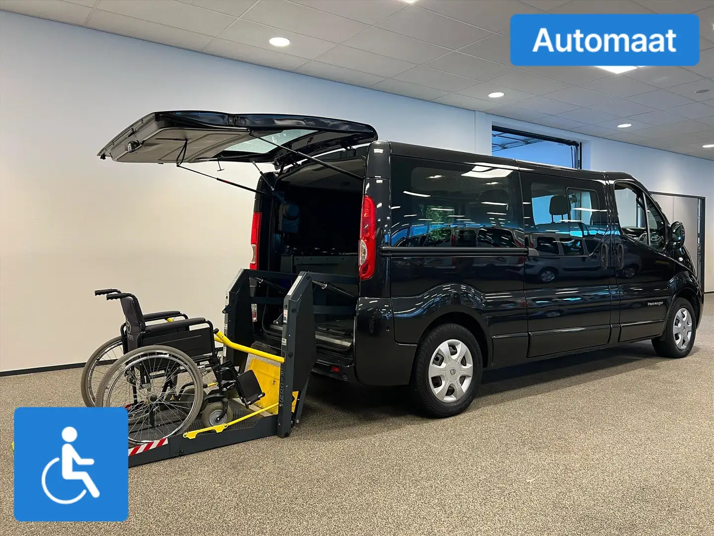 Renault Trafic L2H1 Rolstoelbus Automaat (airco) Zwart - 2