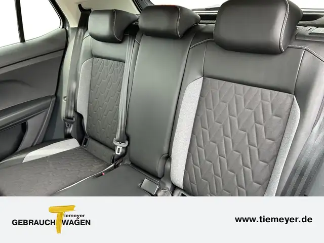 Volkswagen T-Cross view 11