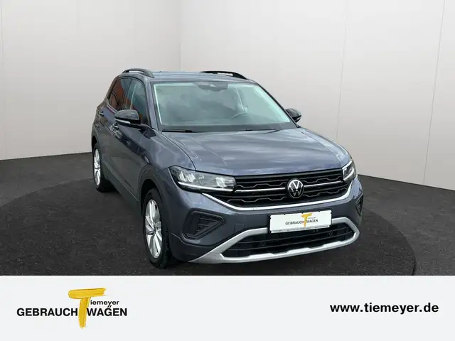 Volkswagen T-Cross view 3