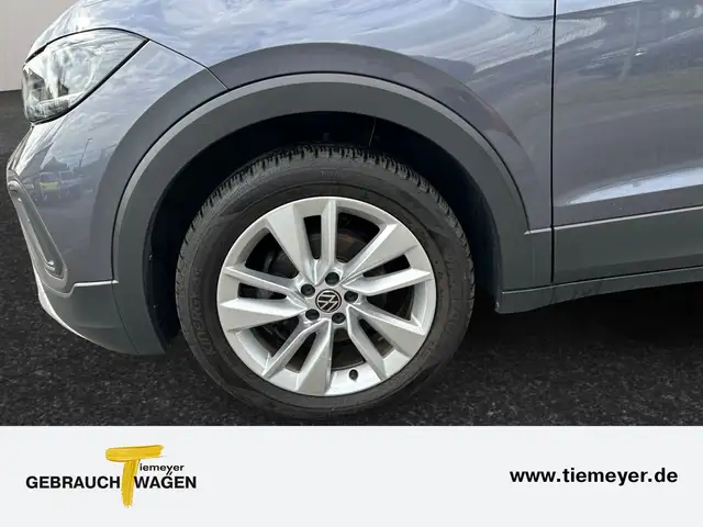 Volkswagen T-Cross view 9