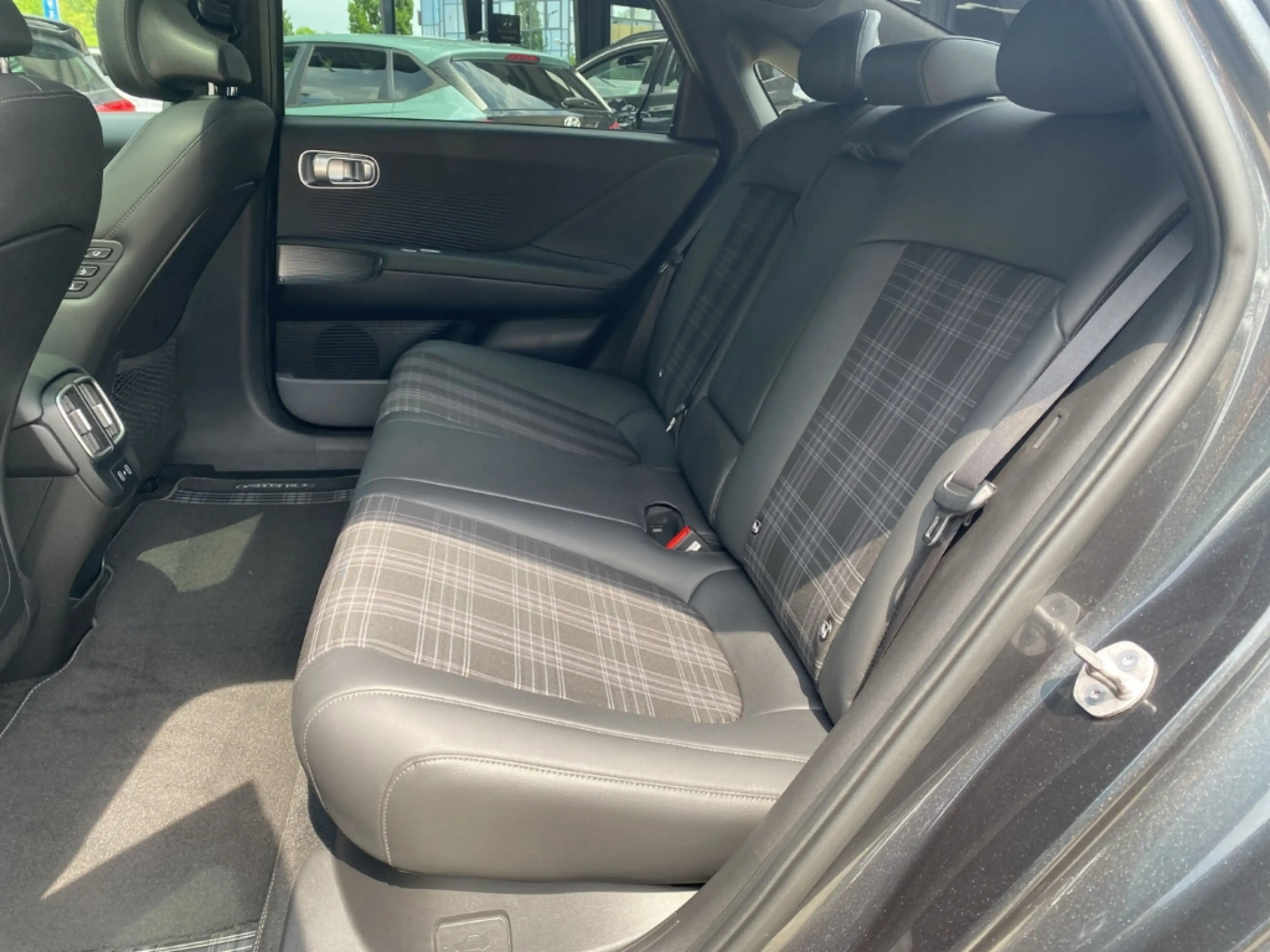 Hyundai IONIQ 6 First Edition 4WD Allradantrieb Memory Sitze — photo 9