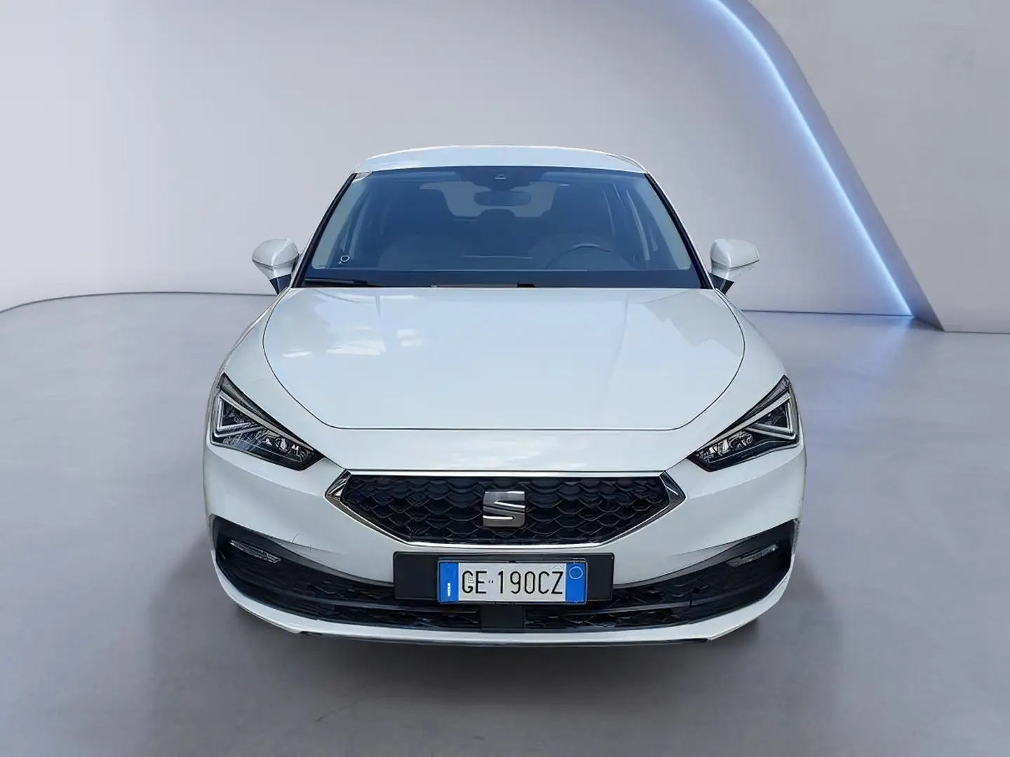 SEAT Leon 1.0 eTSI 110 CV DSG Businnes Weiß - 2