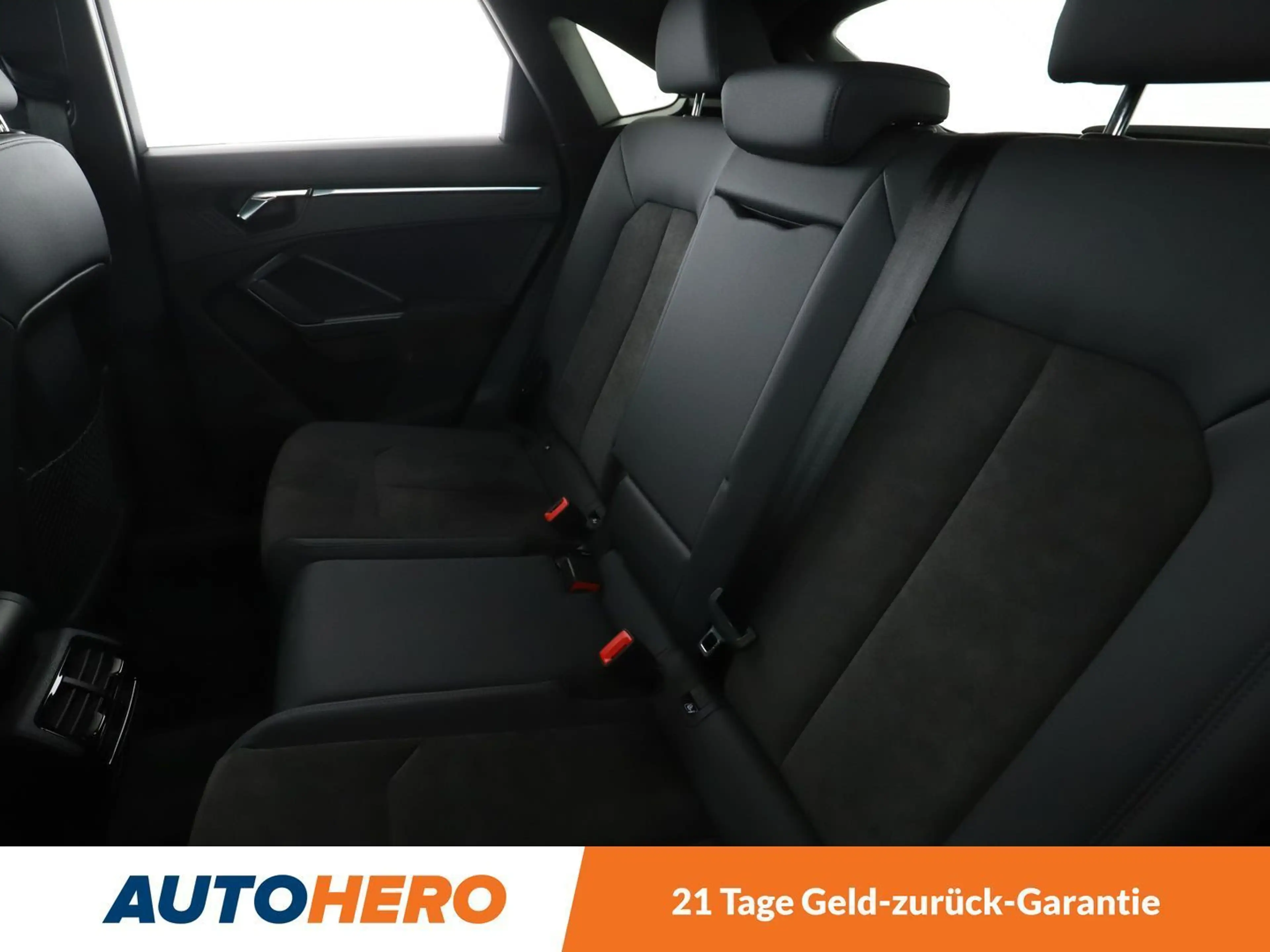 Audi RS Q3 2.5 TFSI quattro Aut.*LED*PDC*SHZ*PANO*RS-ABGAS — photo 14