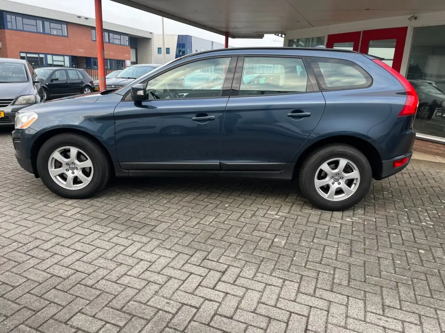 Volvo XC60 2.0T 203PK Bluethooth/Stoelverwarming/PDC Bleu - 2