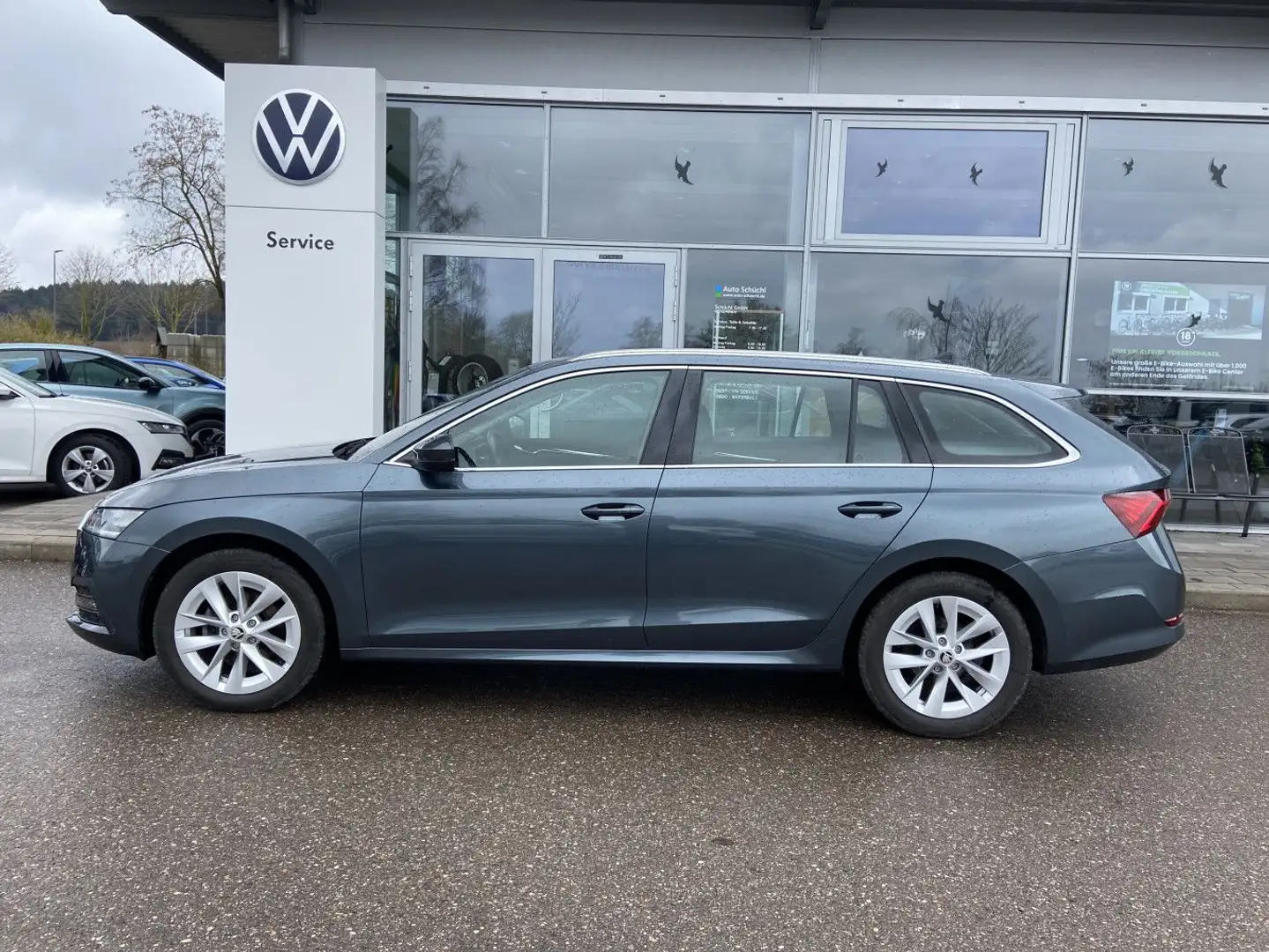 Skoda Octavia Combi 2.0 TDI DSG Style AHK+17"+NAVI-COL Grau - 2
