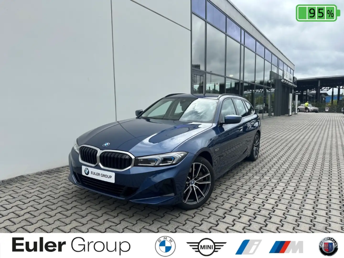 BMW 330 e Touring PANO LCProf SHZ Parkass LED DrivAss Bleu - 1