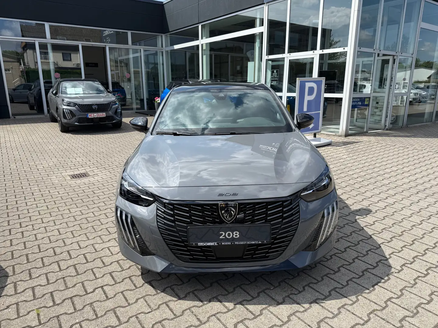 Peugeot 208 GT 1.2 PureTech 100Navigation, 360° Kamera, Panor Grau - 2