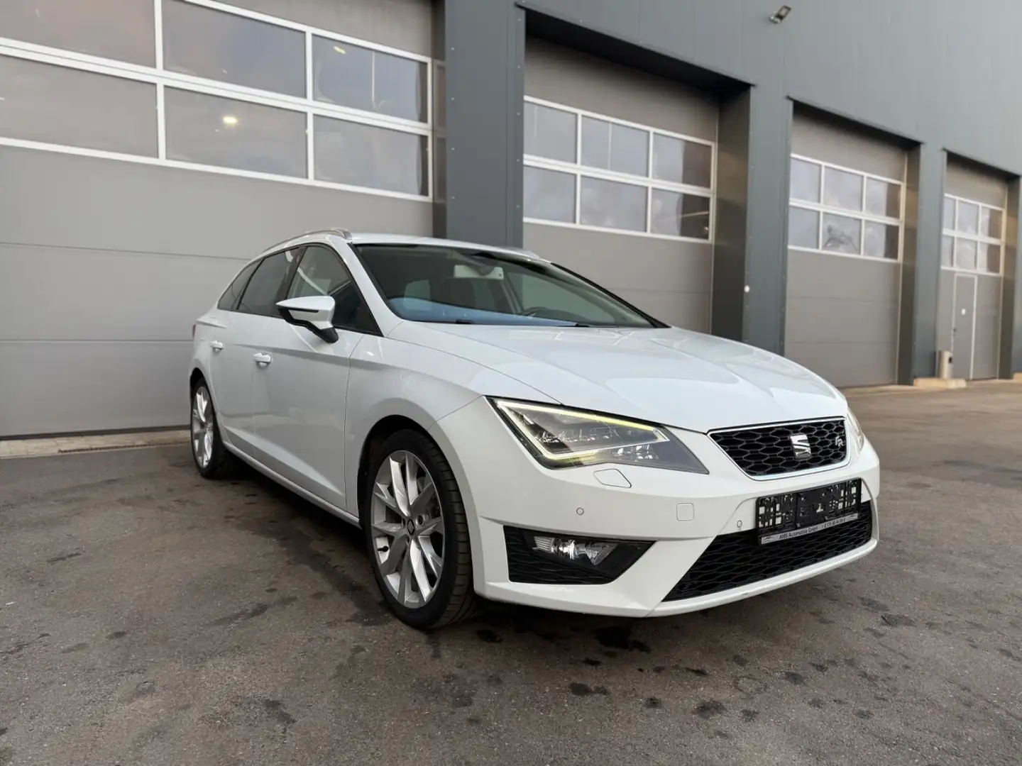 SEAT Leon ST FR 2.0TDI 184PS,LED,Alcantara,Sitzhz Weiß - 1