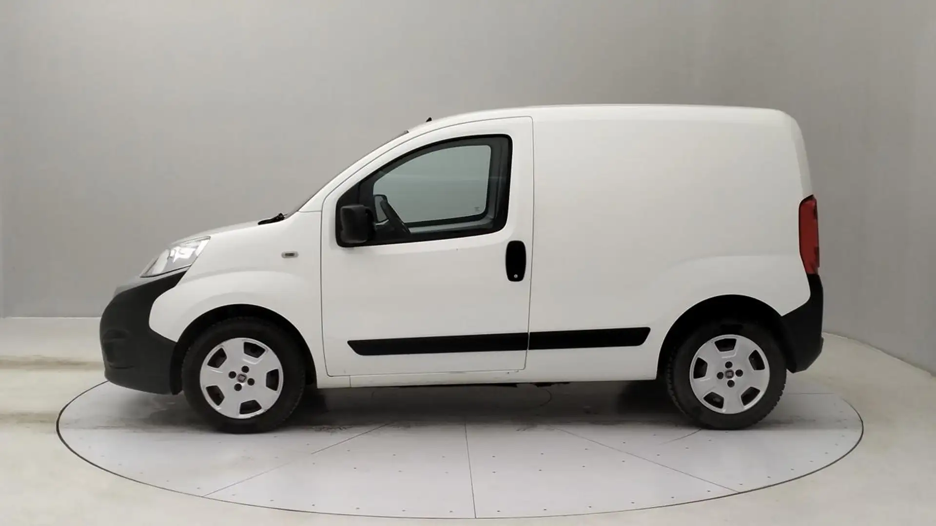 Fiat Fiorino cargo 1.3 mjt 95cv SX E6d-temp Weiß - 2