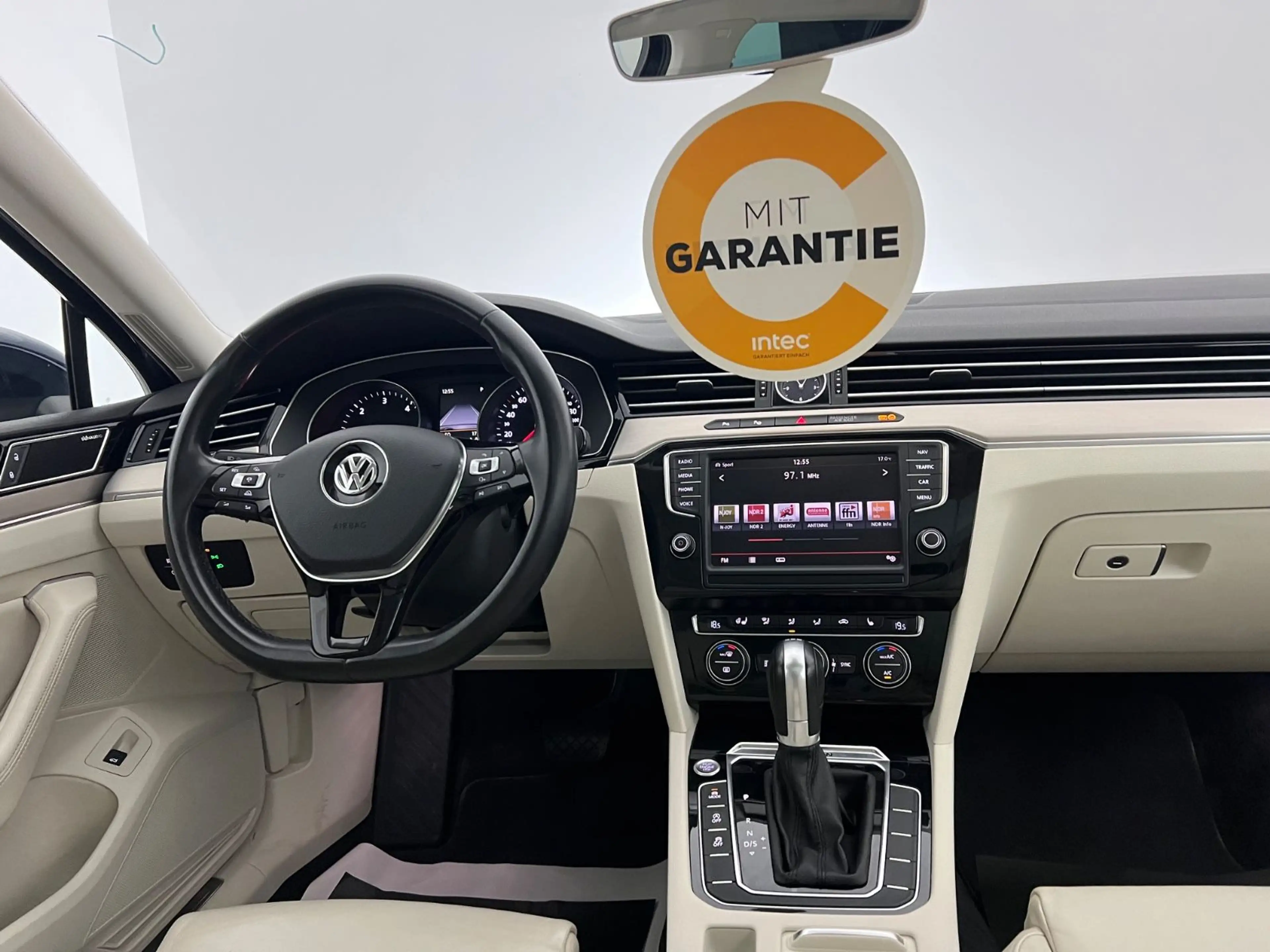 Volkswagen Passat Highline/ 4x4/ DYNAUDIO/ MASSAGE/ AHK/ — photo 14