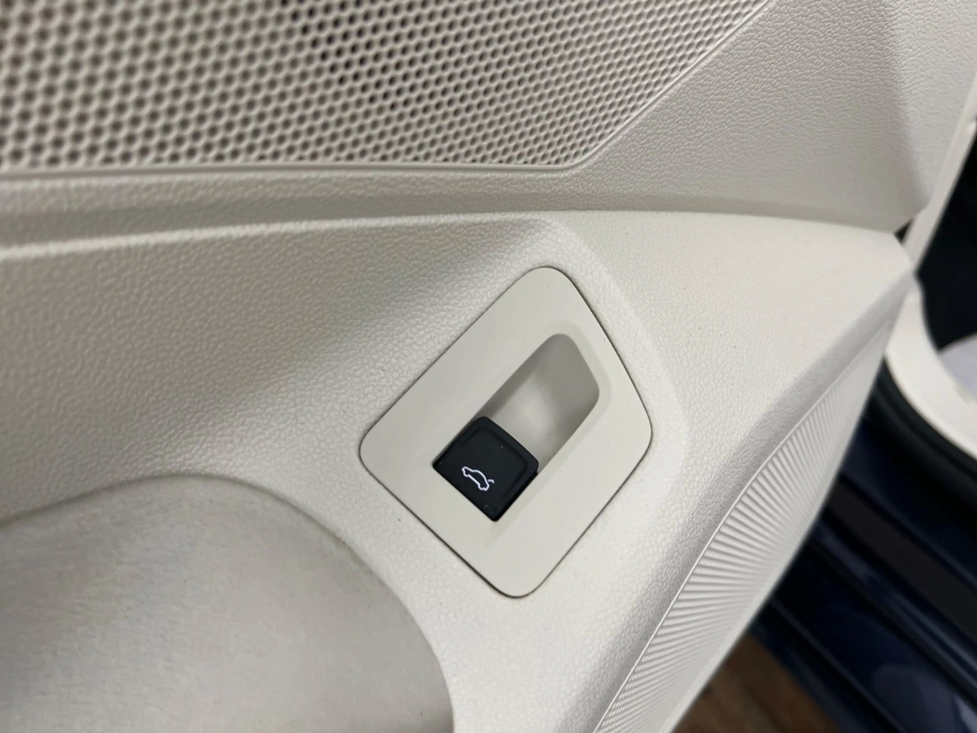 Volkswagen Passat Highline/ 4x4/ DYNAUDIO/ MASSAGE/ AHK/ — photo 20