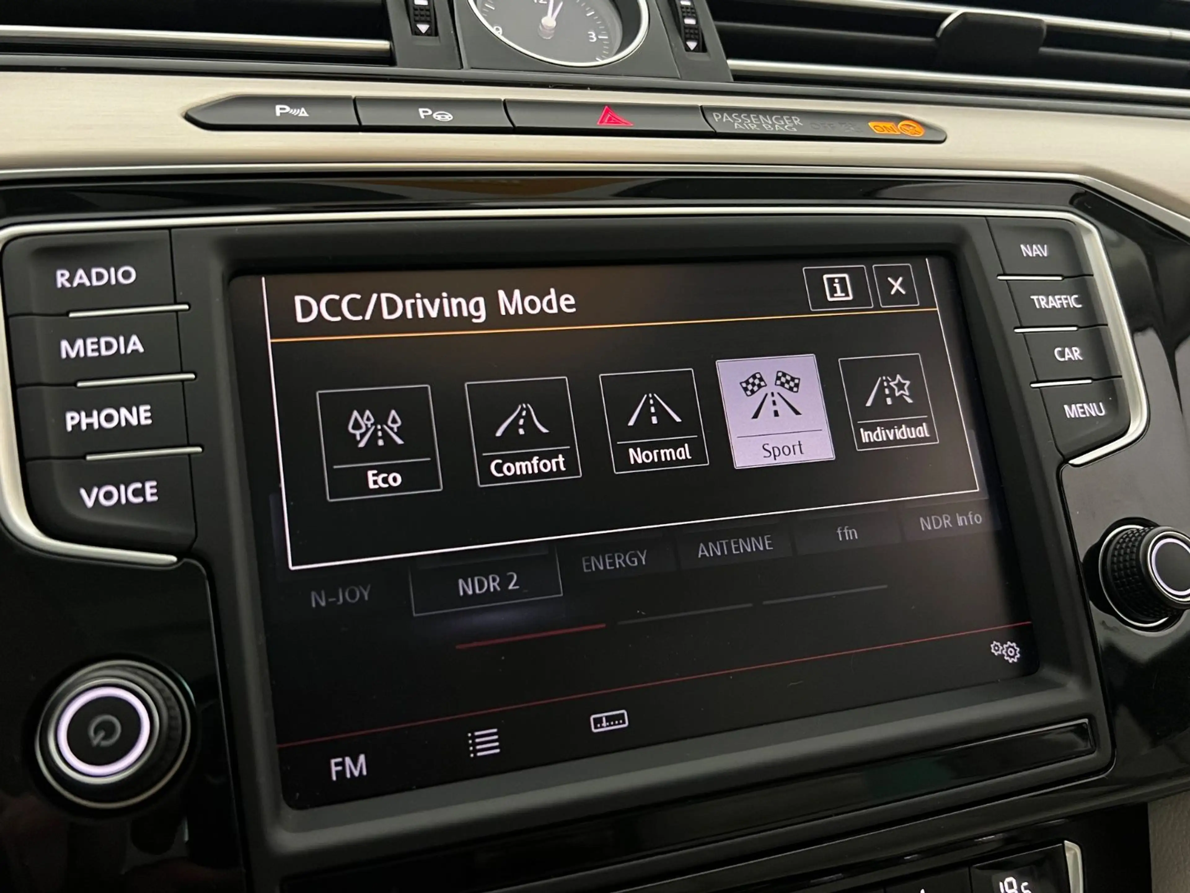 Volkswagen Passat Highline/ 4x4/ DYNAUDIO/ MASSAGE/ AHK/ — photo 42