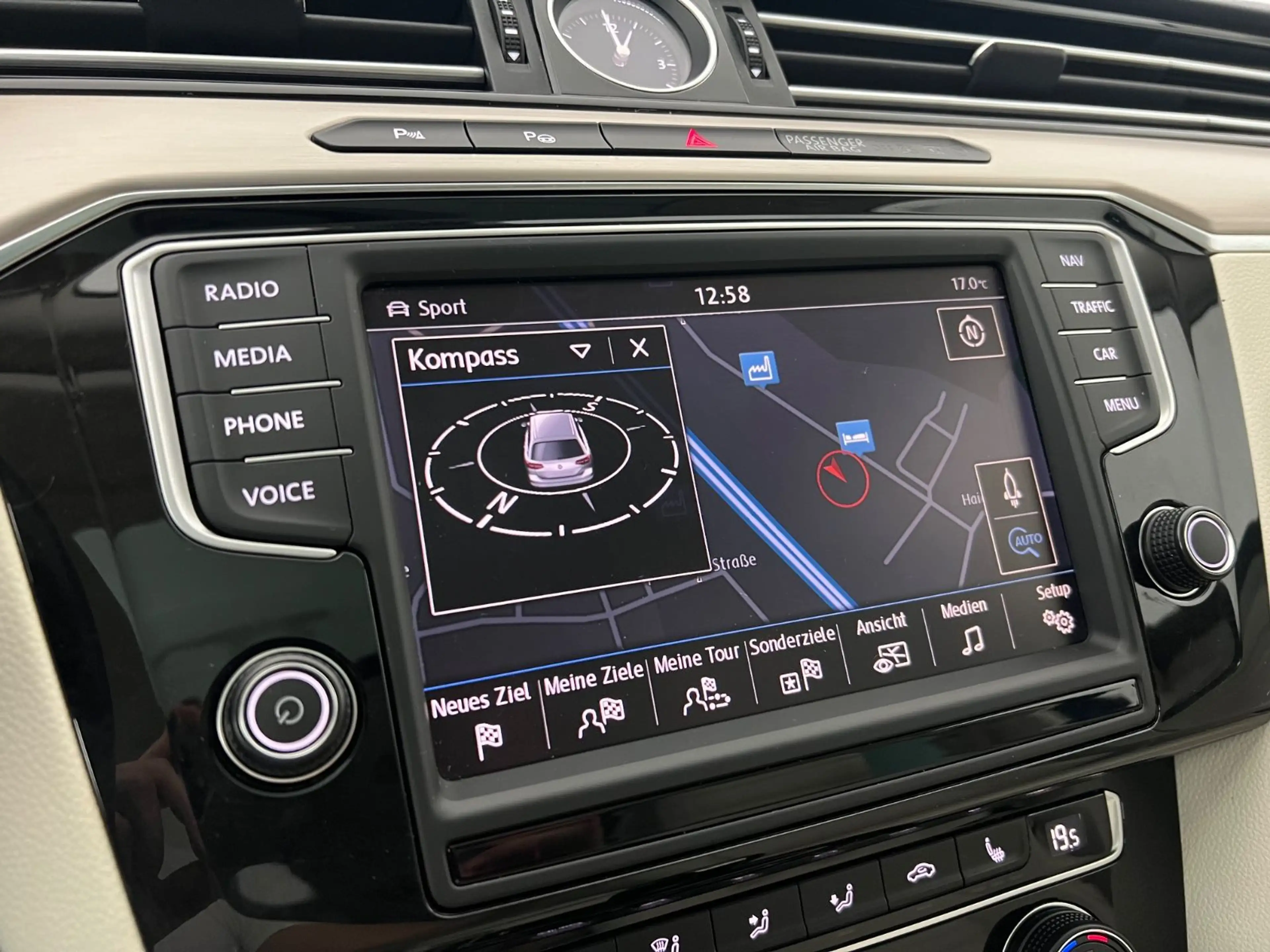Volkswagen Passat Highline/ 4x4/ DYNAUDIO/ MASSAGE/ AHK/ — photo 31