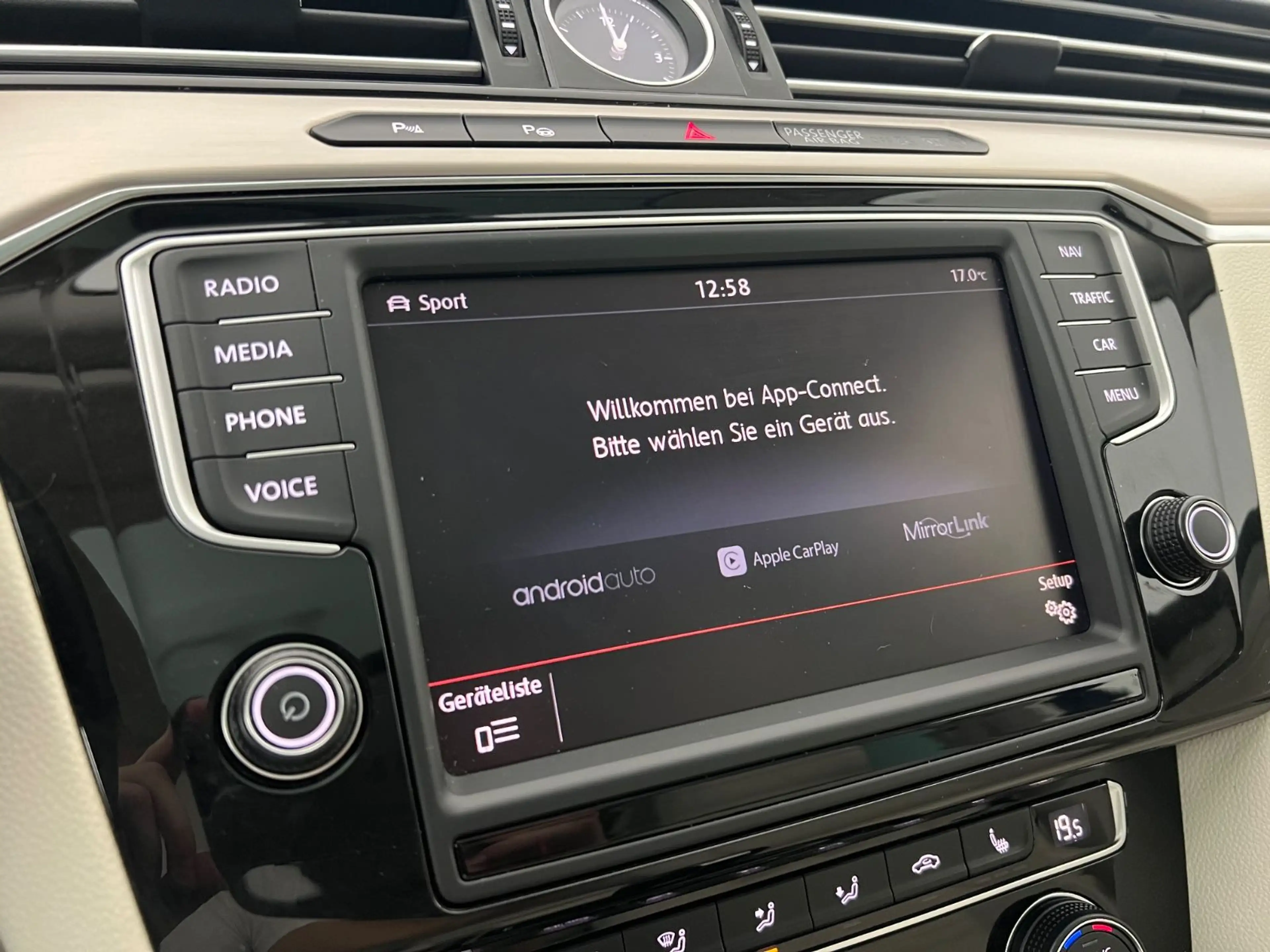 Volkswagen Passat Highline/ 4x4/ DYNAUDIO/ MASSAGE/ AHK/ — photo 32