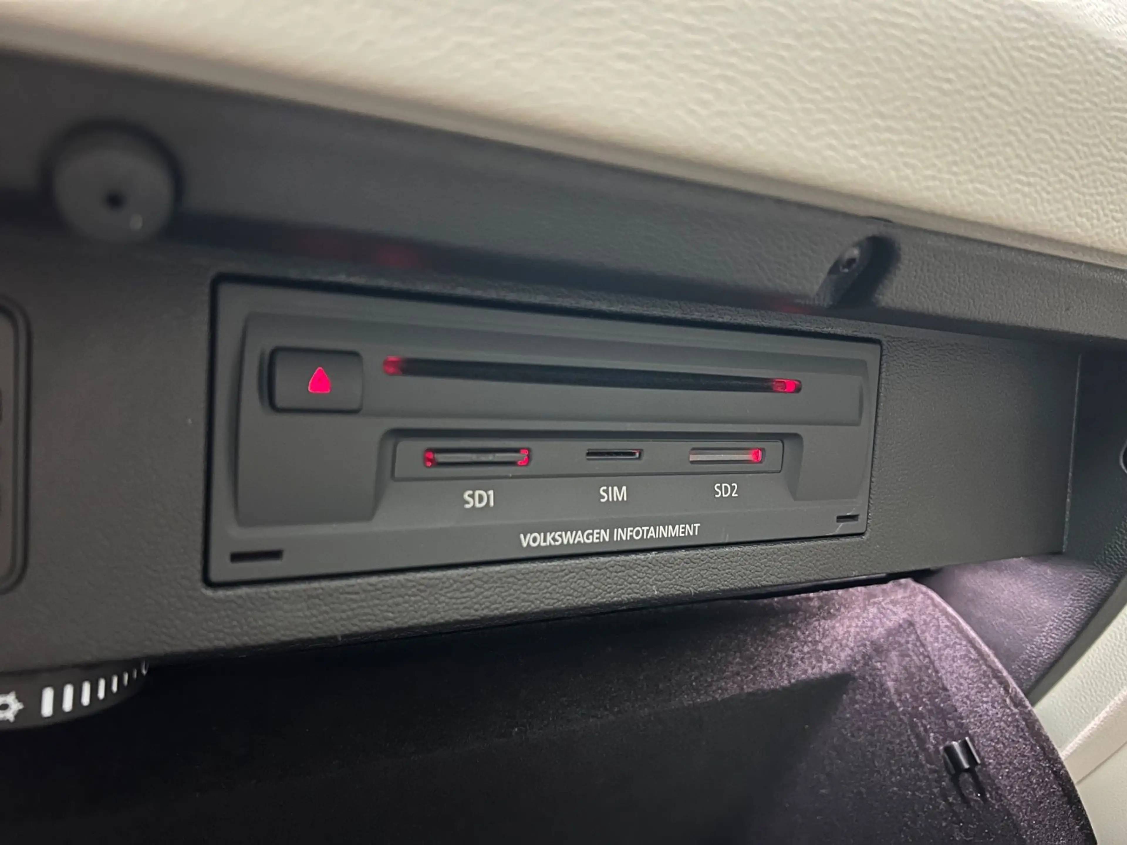 Volkswagen Passat Highline/ 4x4/ DYNAUDIO/ MASSAGE/ AHK/ — photo 39