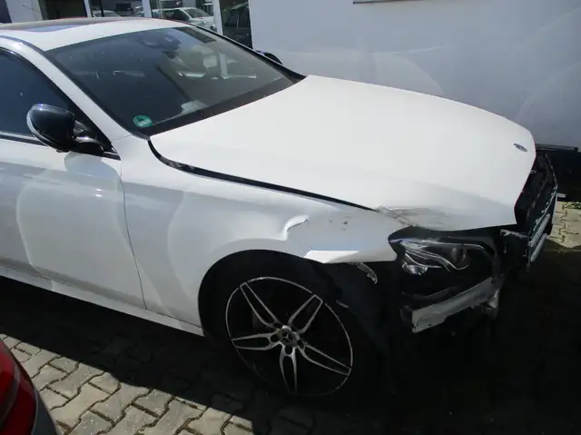 Mercedes-Benz E 300 E 300 d (213.008) AMG Line
