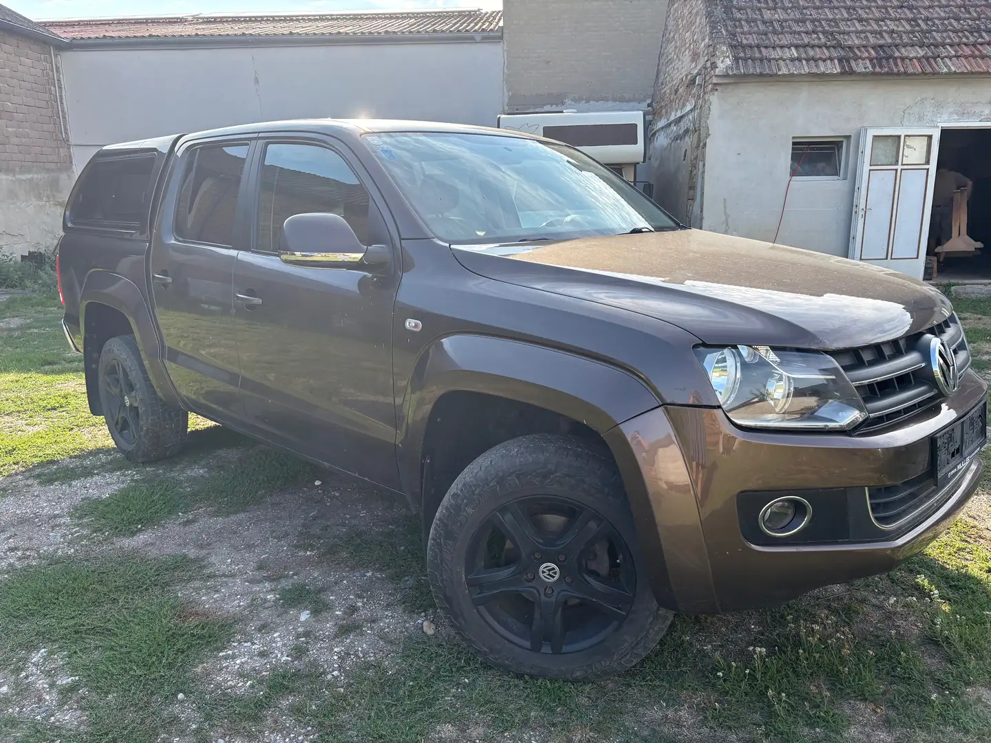 Volkswagen Amarok Hardtop / 2.0 TDI / EZ 2012 Braun - 2