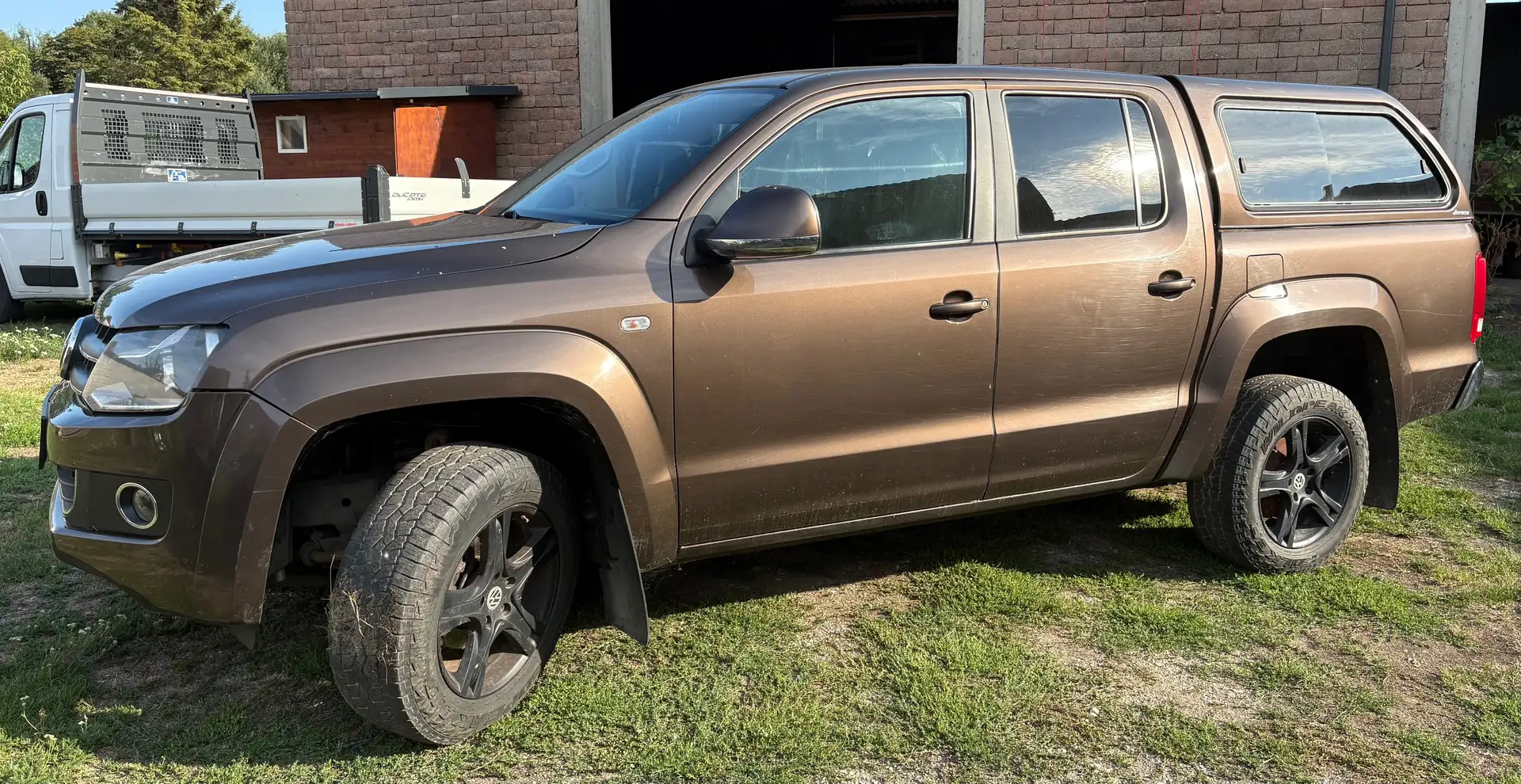 Volkswagen Amarok Hardtop / 2.0 TDI / EZ 2012 Braun - 1