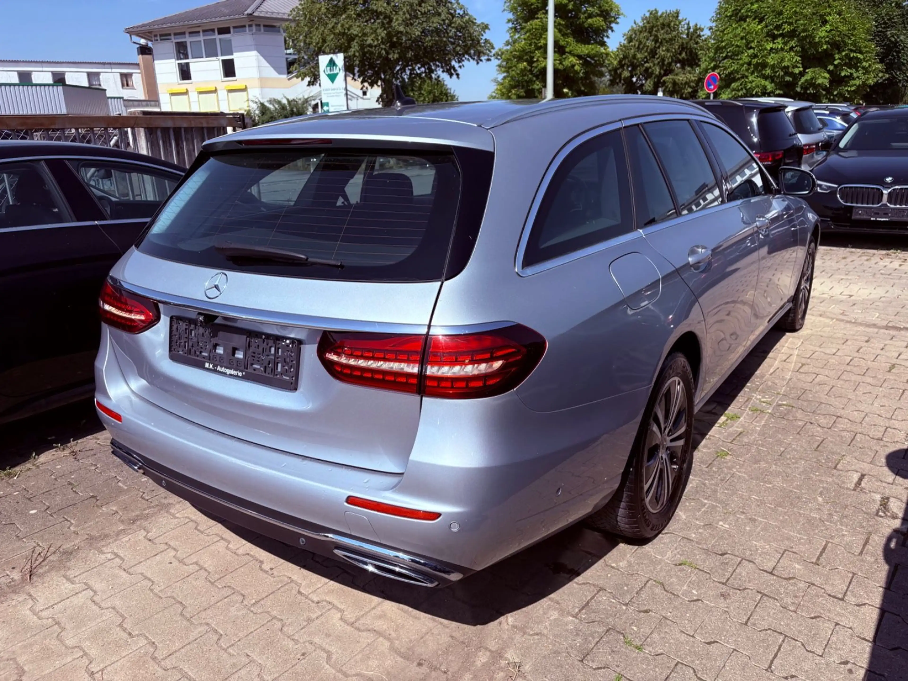 Mercedes-Benz E 220 d 4Matic T-Modell|Facelift|R.-Kamera|1.Hand — photo 3