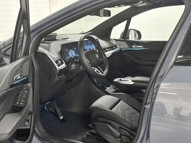 BMW 2 Series view 8