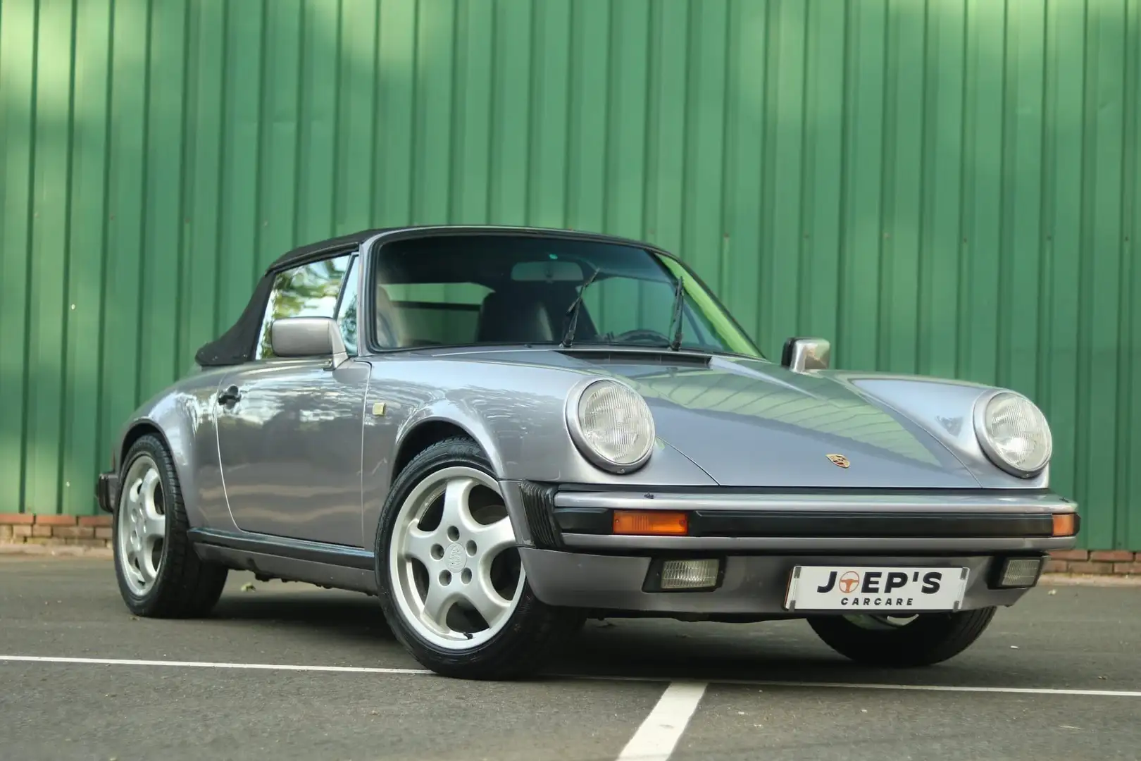 Porsche 911 3.2 Carrera Cabriolet Šedá - 1