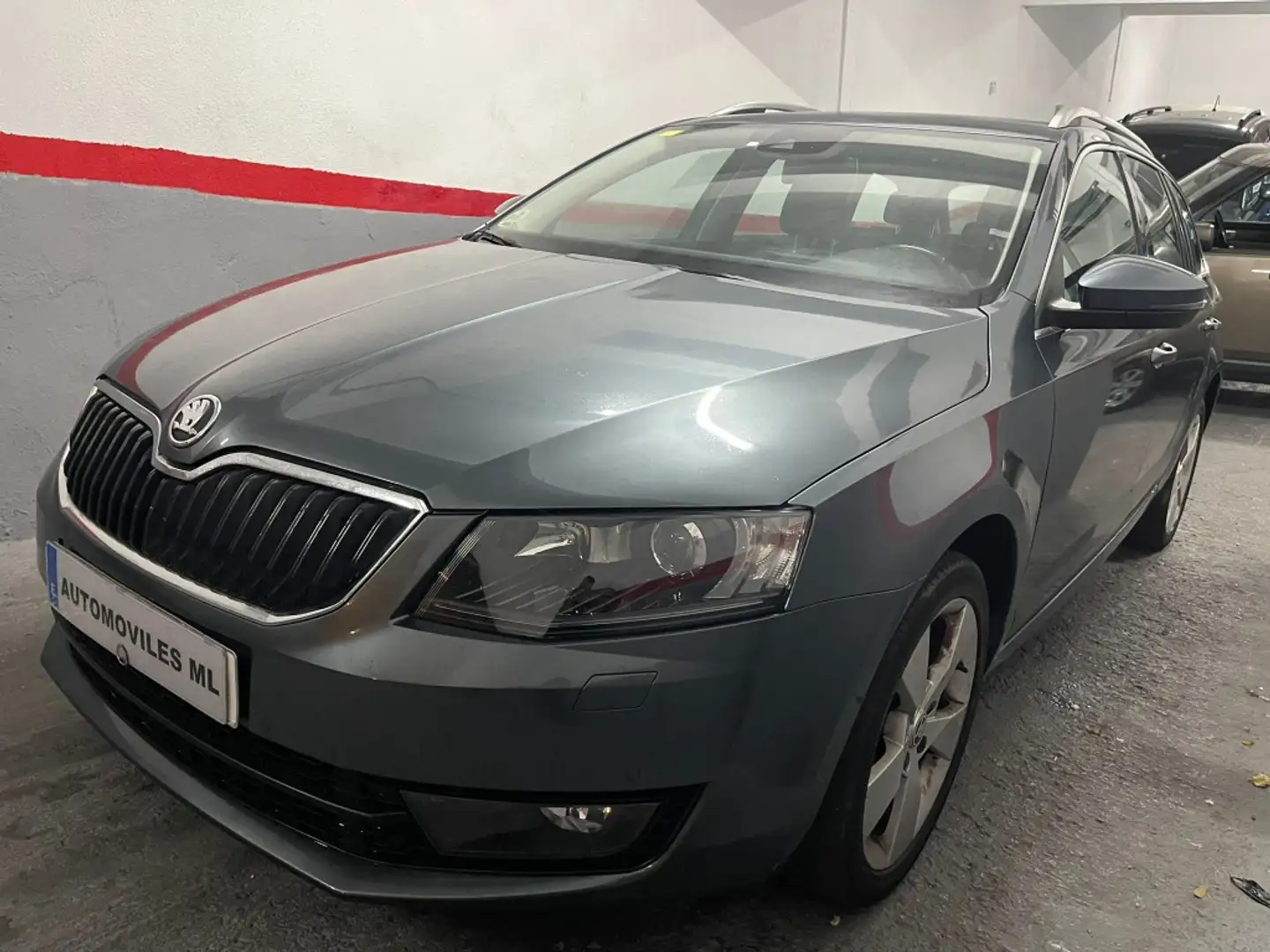 Skoda Octavia Combi 1.6TDI CR Family DSG - 1