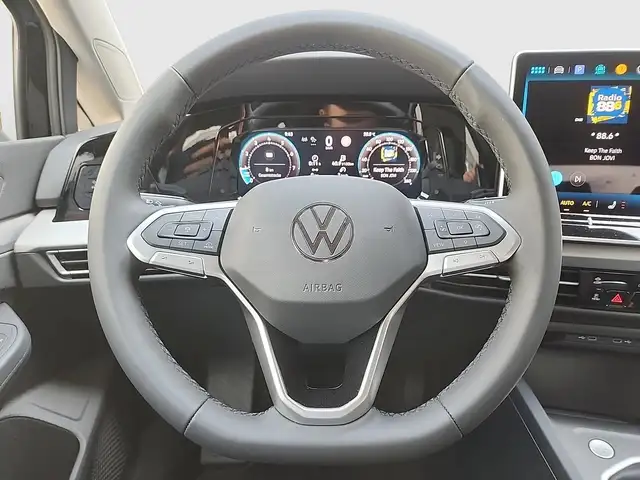 Volkswagen Golf view 10