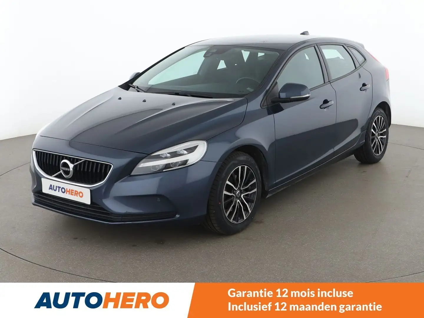 Volvo V40 2.0 D2 Momentum Bleu - 1