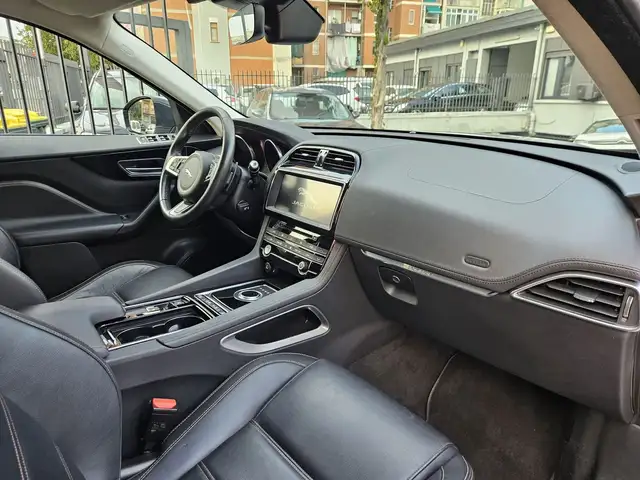 Jaguar F-Pace view 16