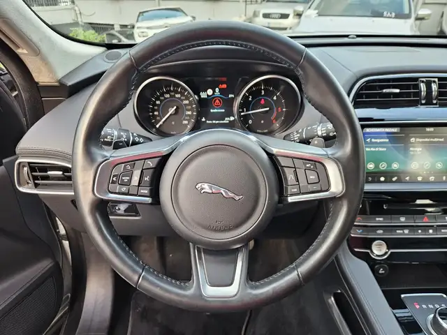 Jaguar F-Pace view 12