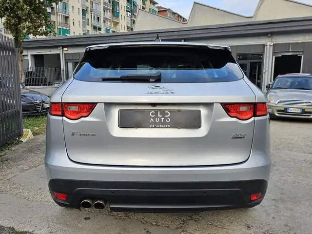 Jaguar F-Pace view 5