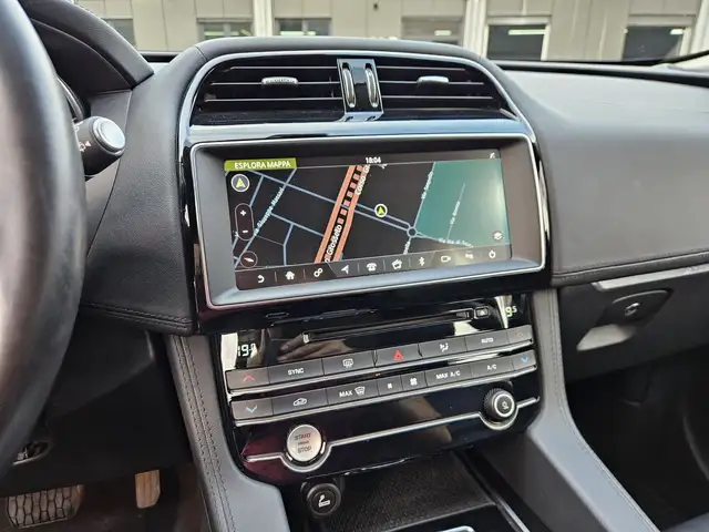 Jaguar F-Pace view 13