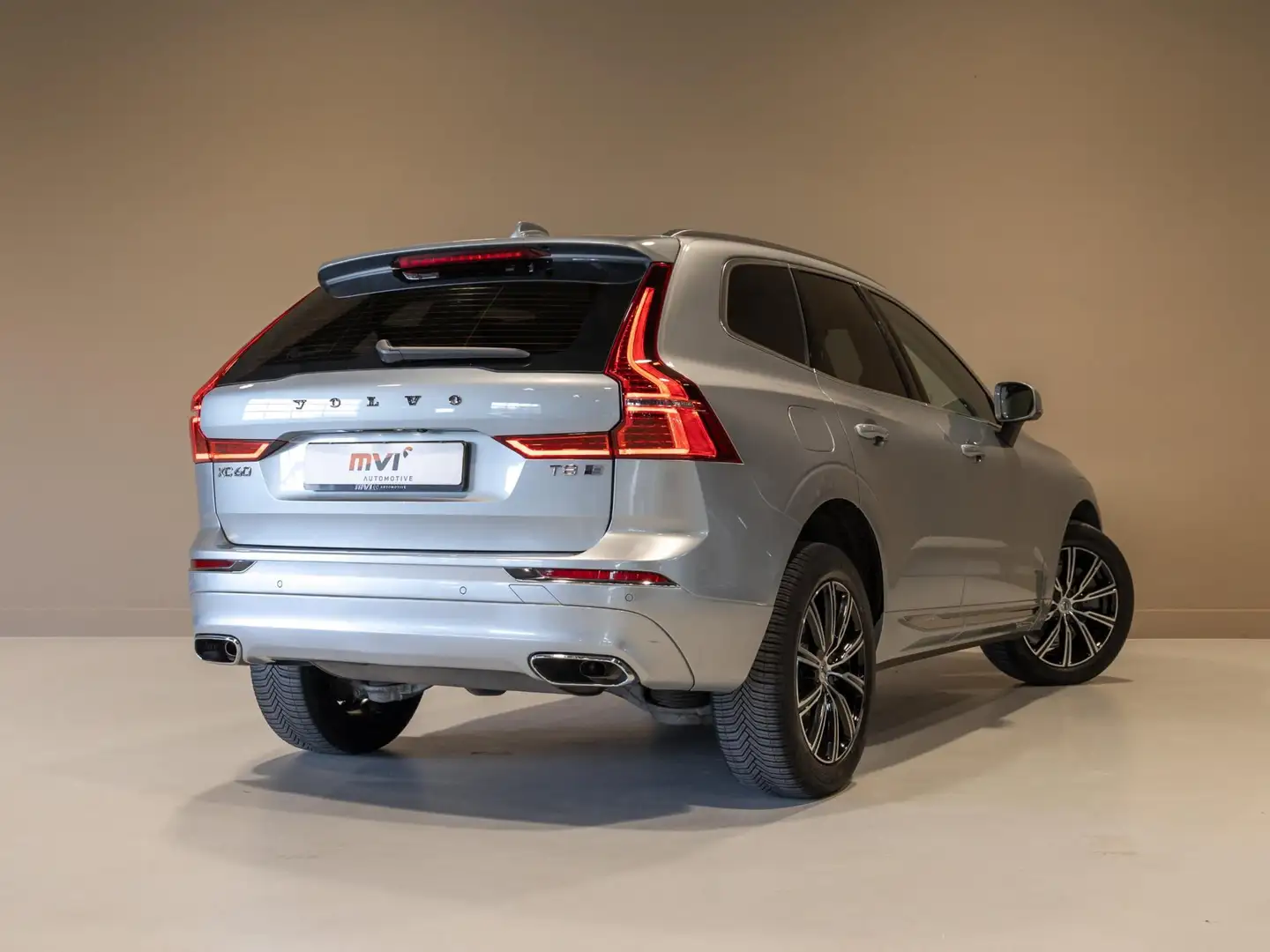 Volvo XC60 2.0 T8 Twin Engine AWD Inscription / 407pk / ERAD Gris - 2