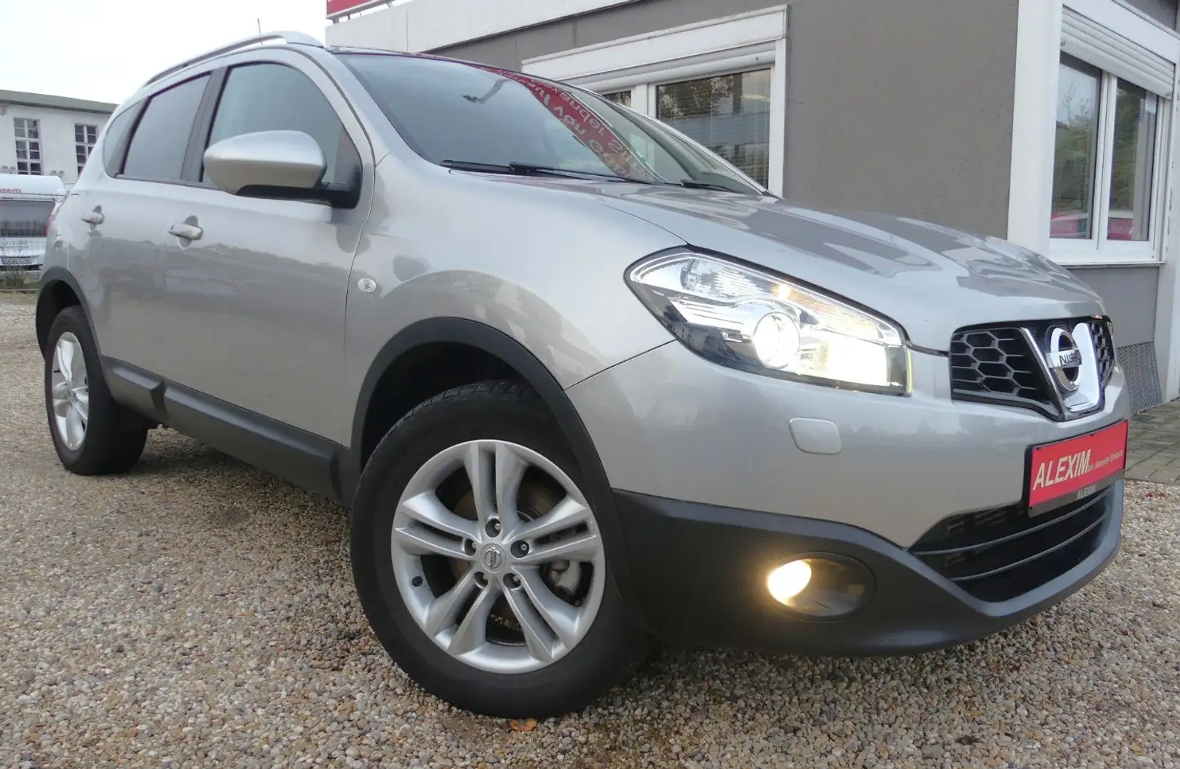 Nissan Qashqai 1.6 dCi Tekna/Leder/Xenon/Panorama/Bose Stříbrná - 2