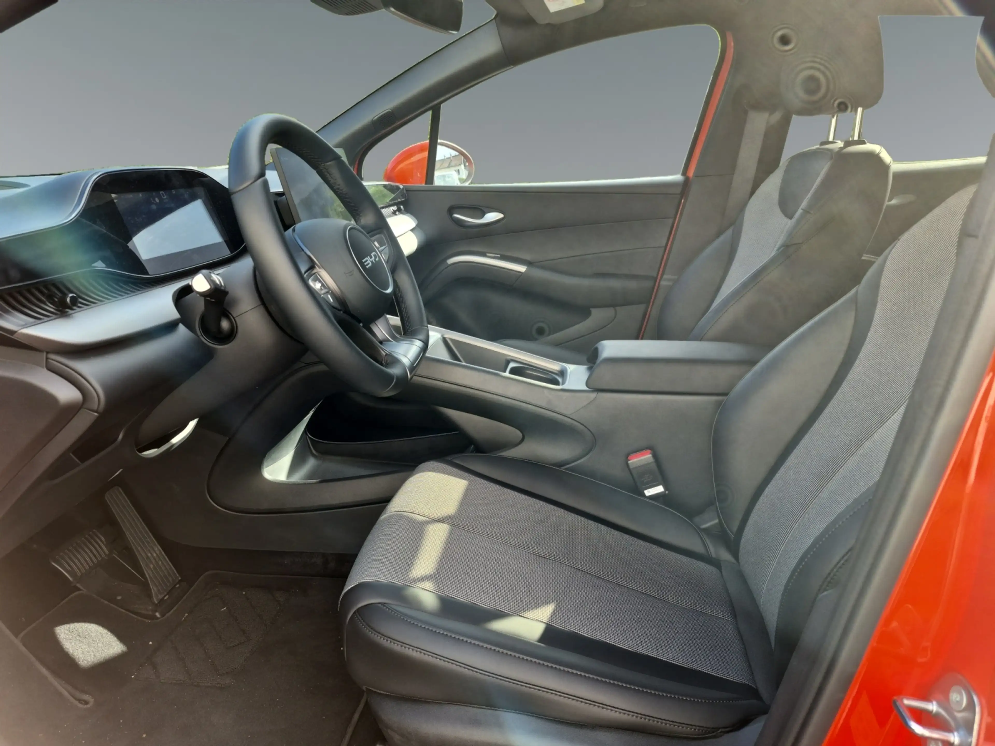 BYD Dolphin G DM-i Comfort — photo 9