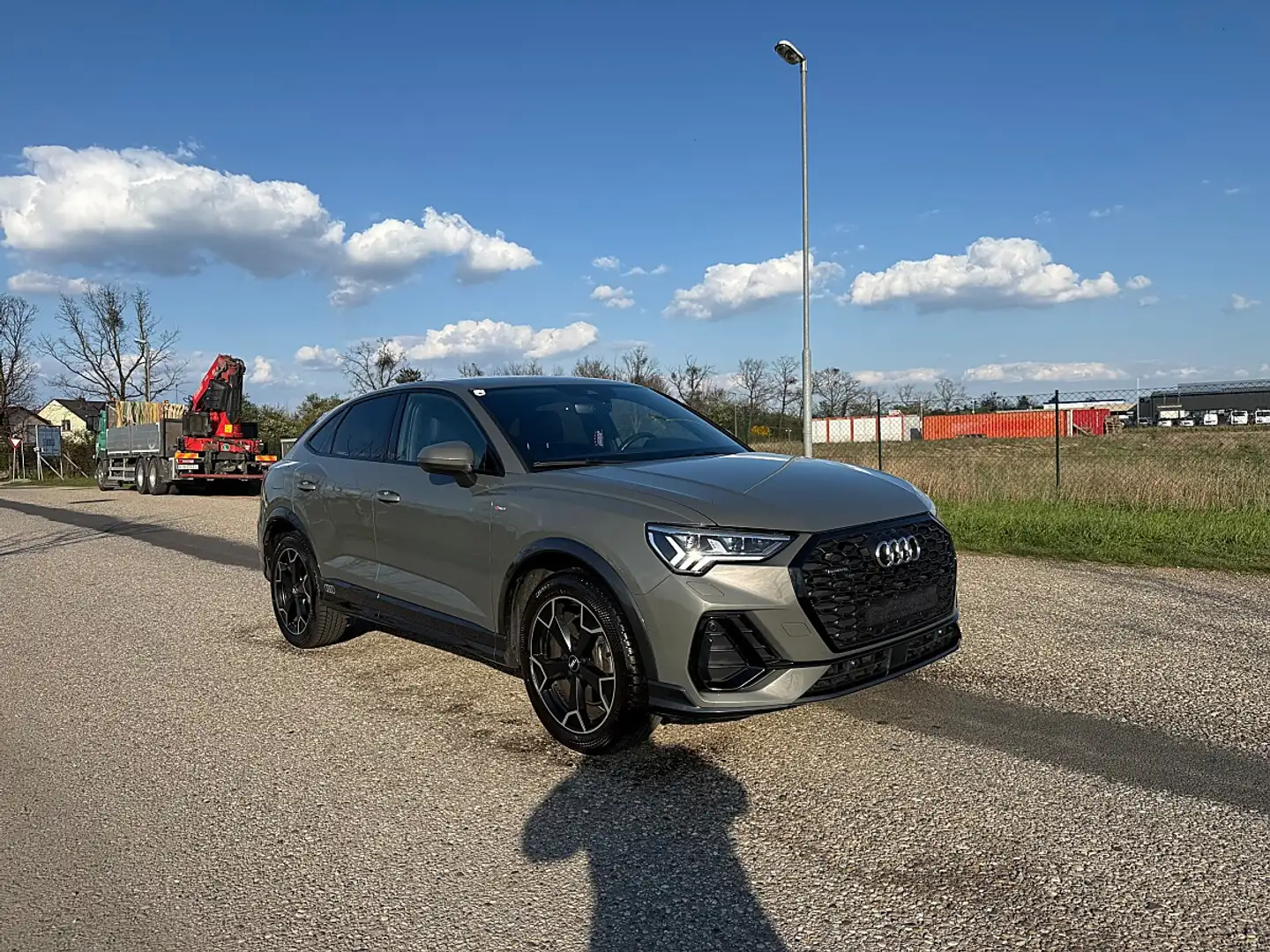 Audi Q3 Sportback 40 TDI quattro S-Line S-tronic **1.Be... Grau - 2