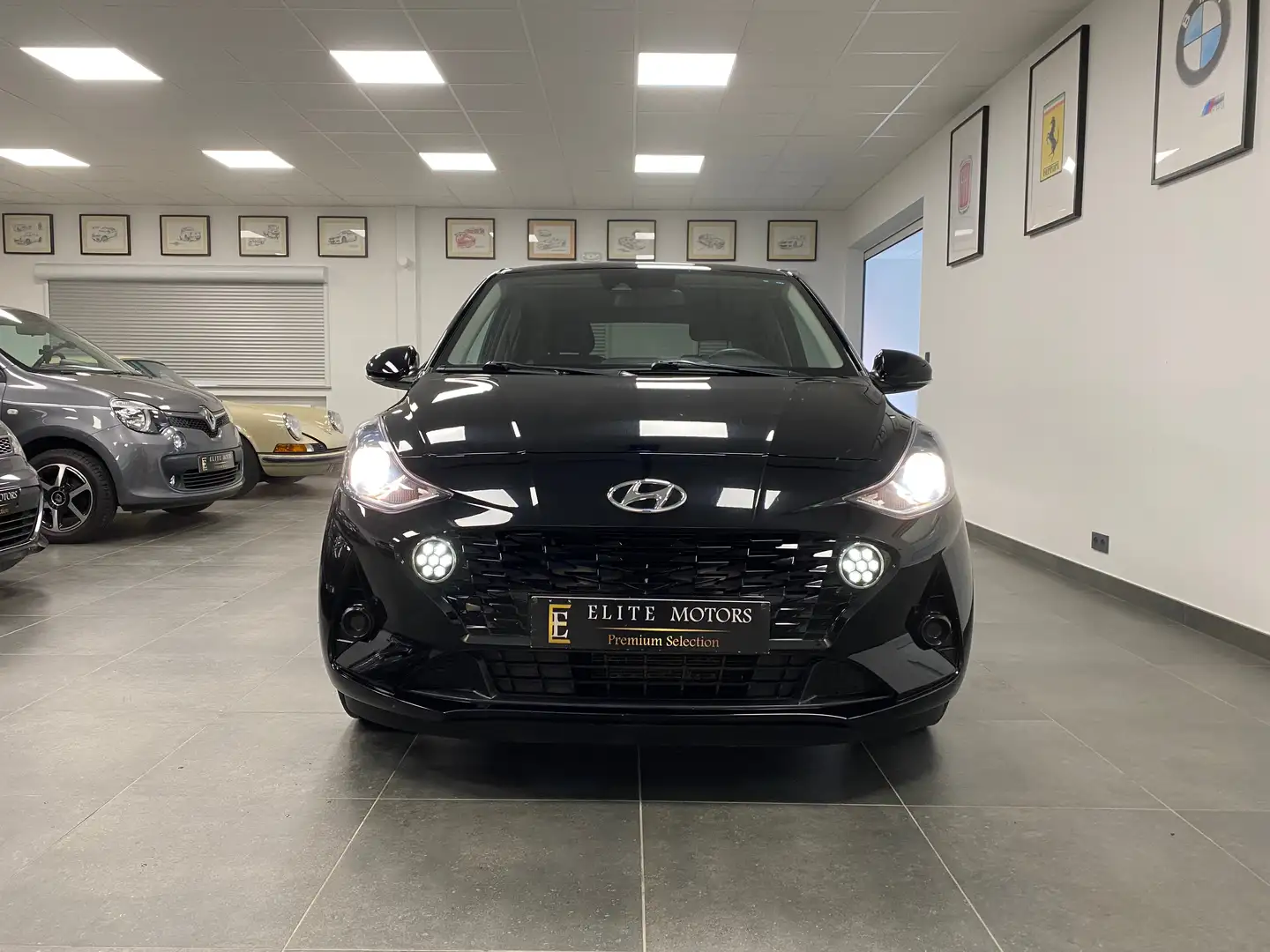 Hyundai i10 1.0i 30e YEAR EXCLUSIF BLACK LINE/ FULL/ 1erMAIN Noir - 2