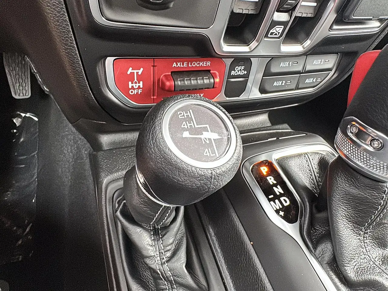 Jeep Gladiator снимка Jeep Gladiator