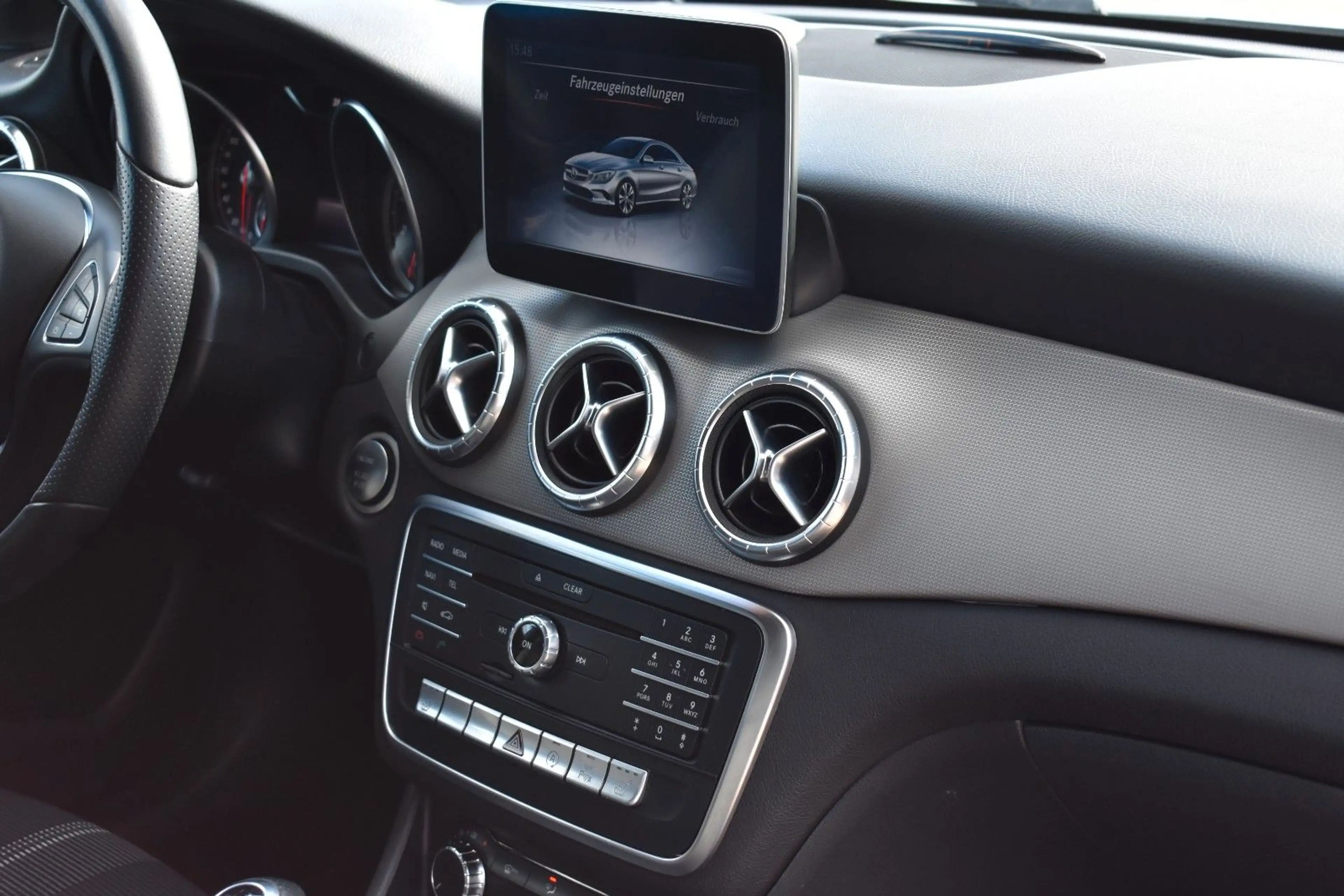 Mercedes-Benz CLA 250 NIGHT-PAKET/LED/KEYLESS/PANO/TEMPOMAT — photo 15