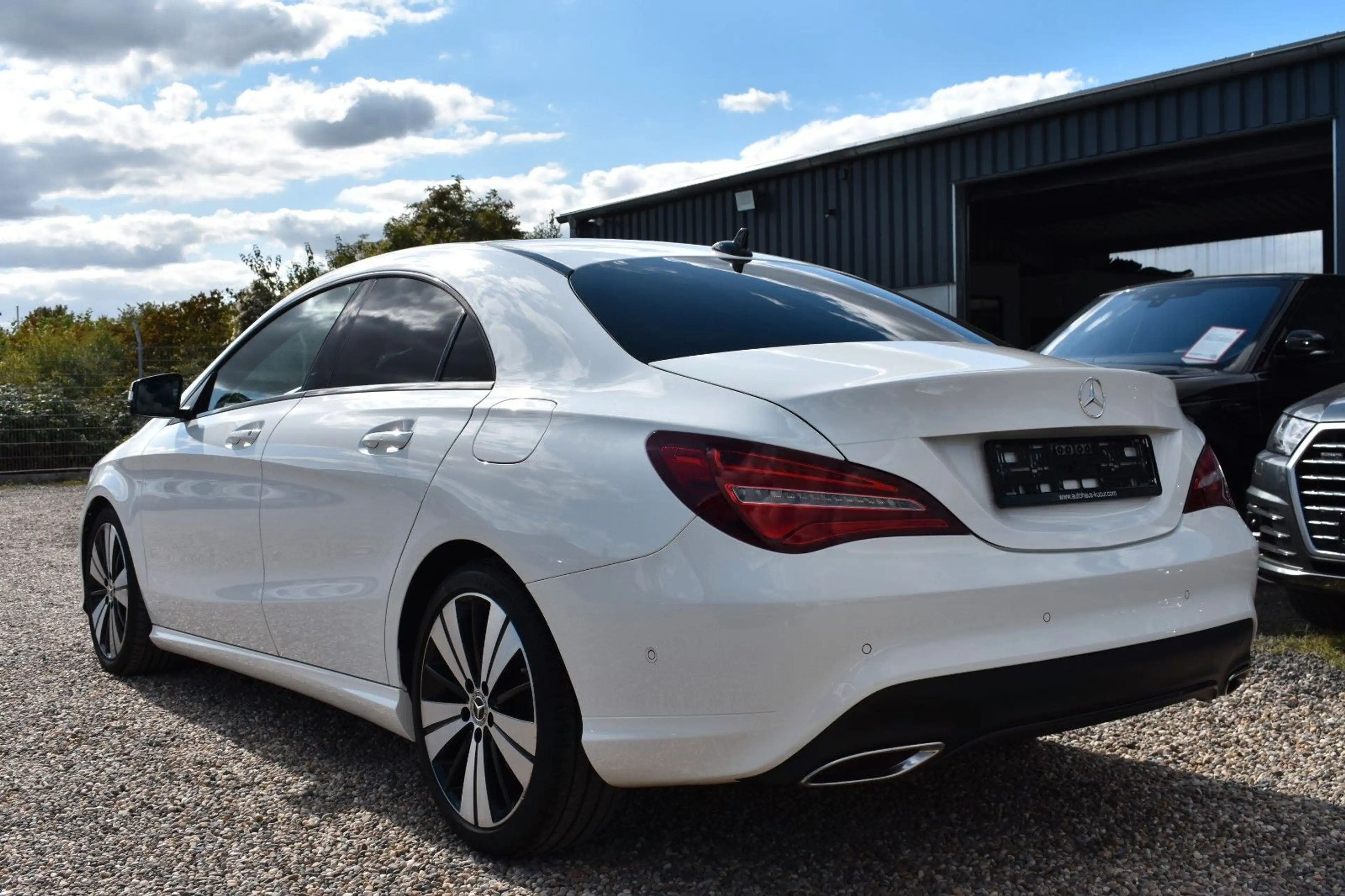 Mercedes-Benz CLA 250 NIGHT-PAKET/LED/KEYLESS/PANO/TEMPOMAT — photo 4
