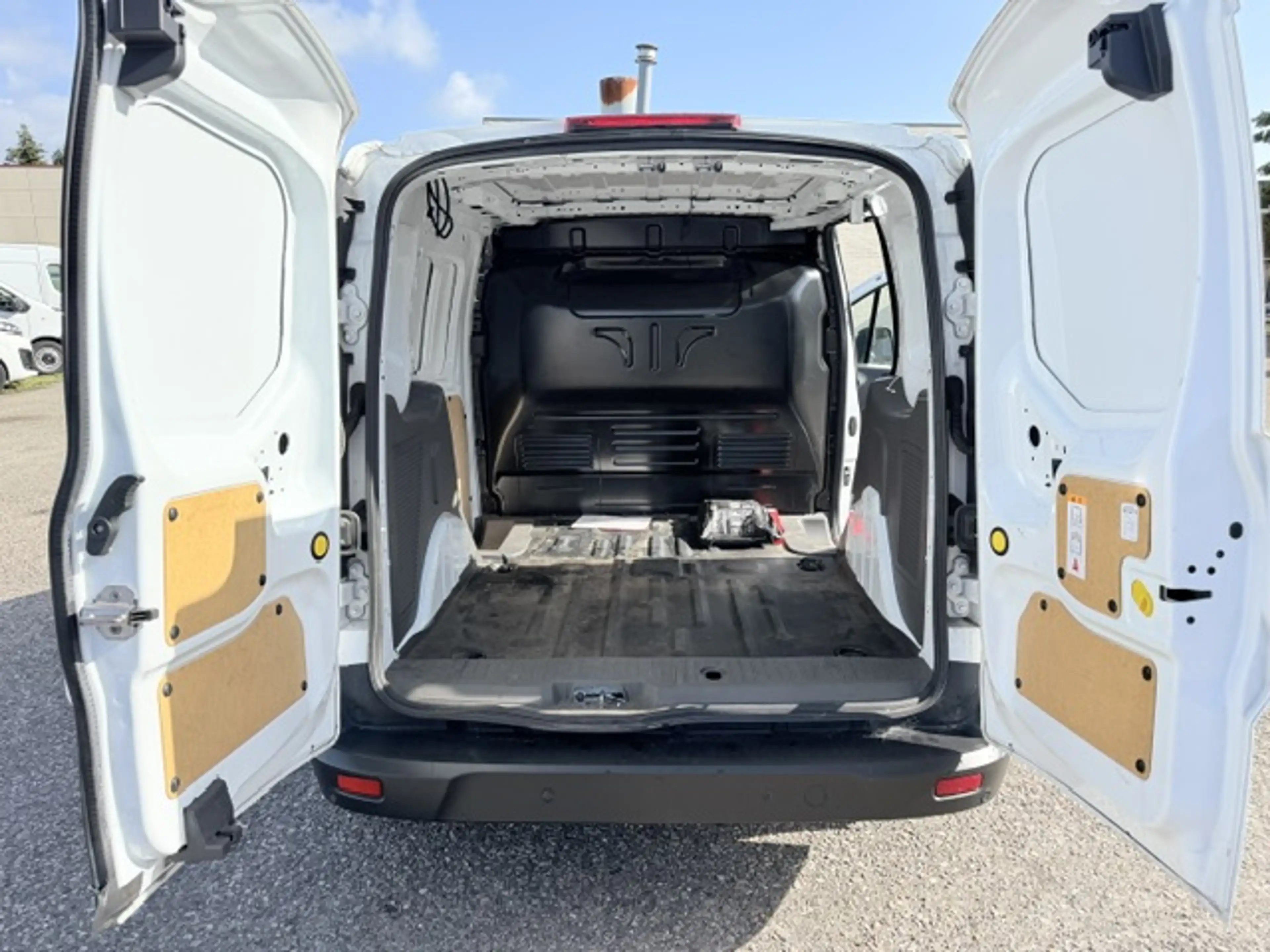 Ford Transit Connect 1.5 EcoBlue L1 Trend ! 73 kw ! CAMERA-PDC- KLIMA CONTROL-APPLE CARPLAY !! Bj 2023 !! — photo 12