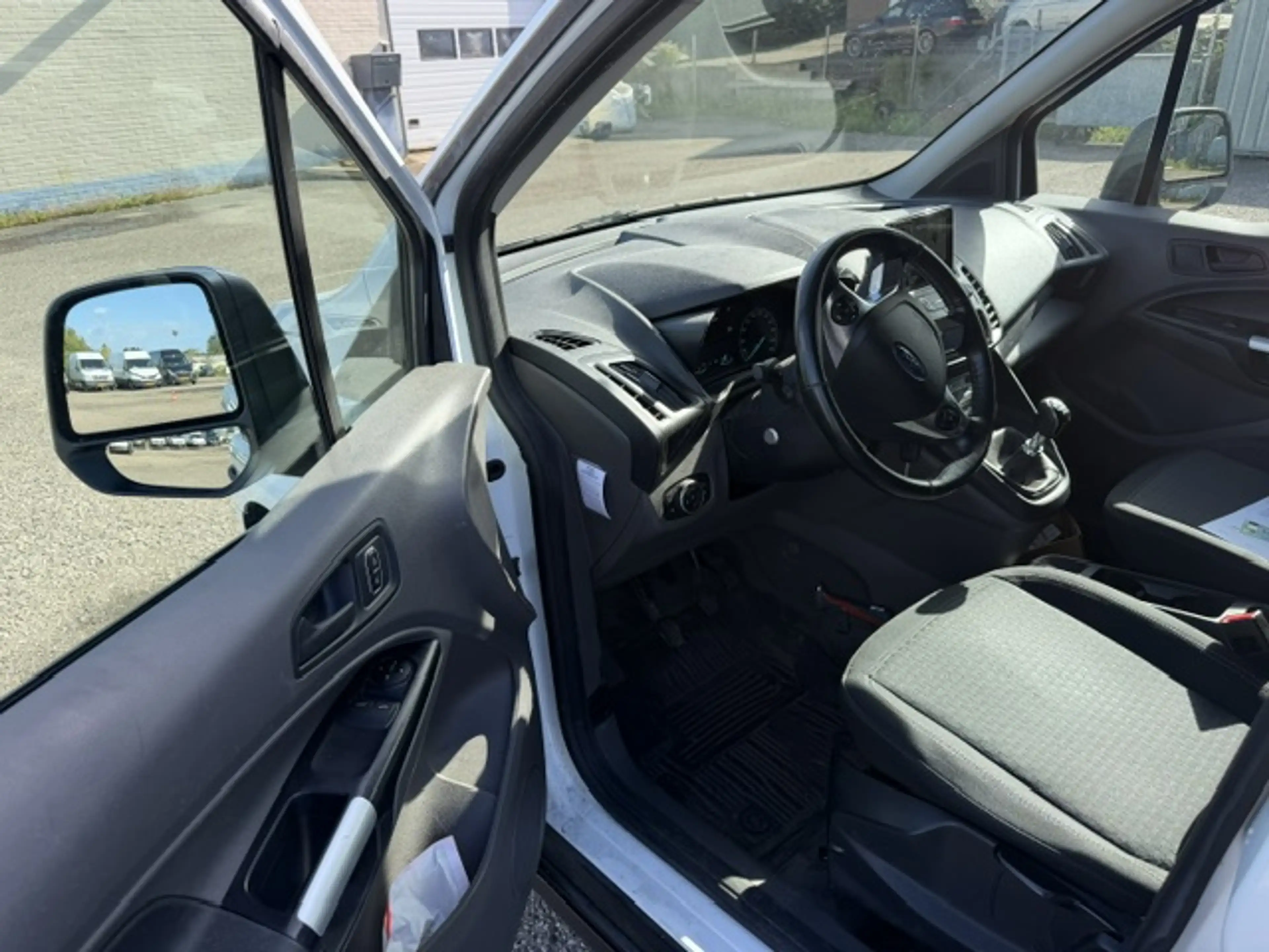 Ford Transit Connect 1.5 EcoBlue L1 Trend ! 73 kw ! CAMERA-PDC- KLIMA CONTROL-APPLE CARPLAY !! Bj 2023 !! — photo 15