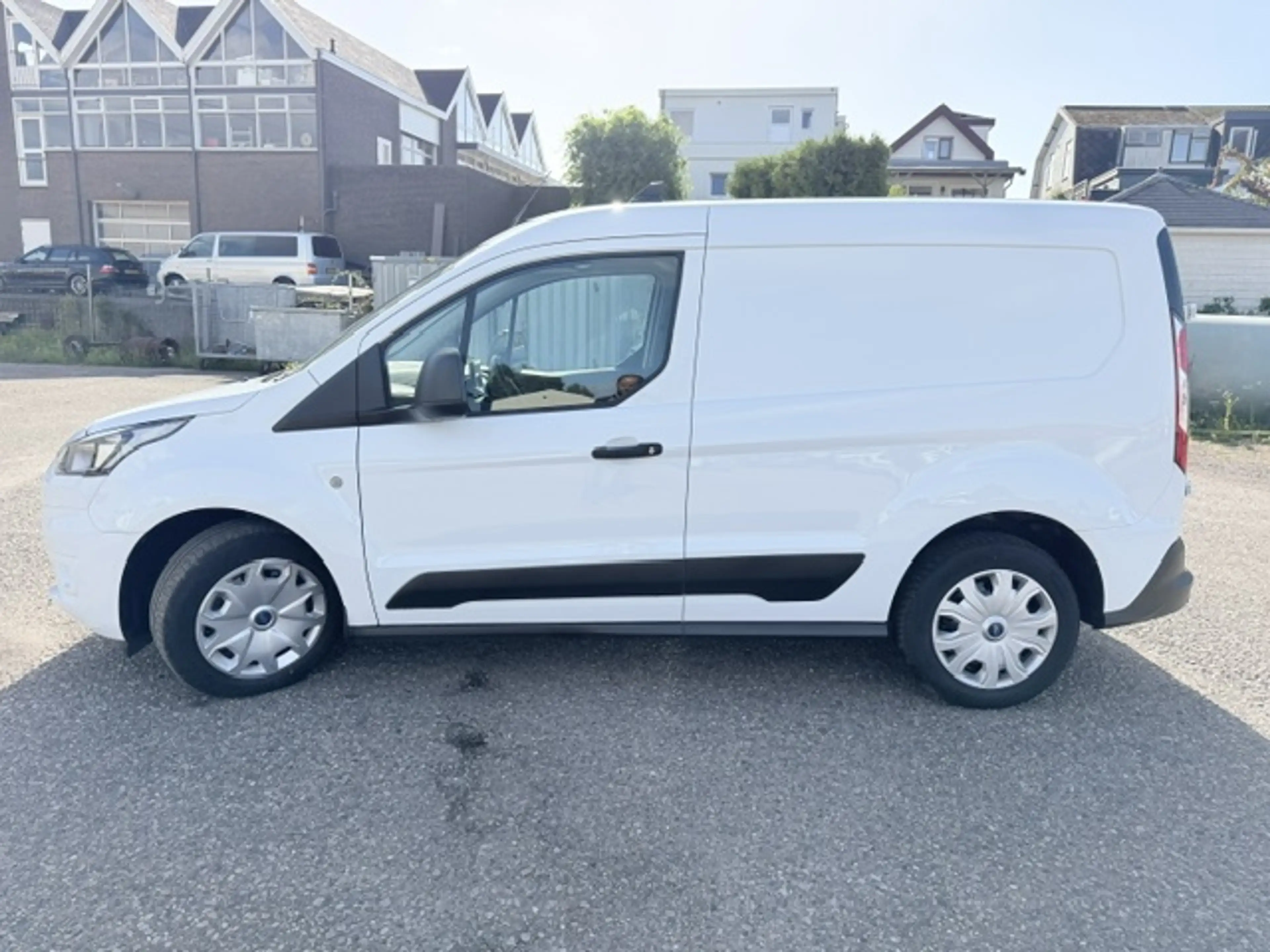 Ford Transit Connect 1.5 EcoBlue L1 Trend ! 73 kw ! CAMERA-PDC- KLIMA CONTROL-APPLE CARPLAY !! Bj 2023 !! — photo 5