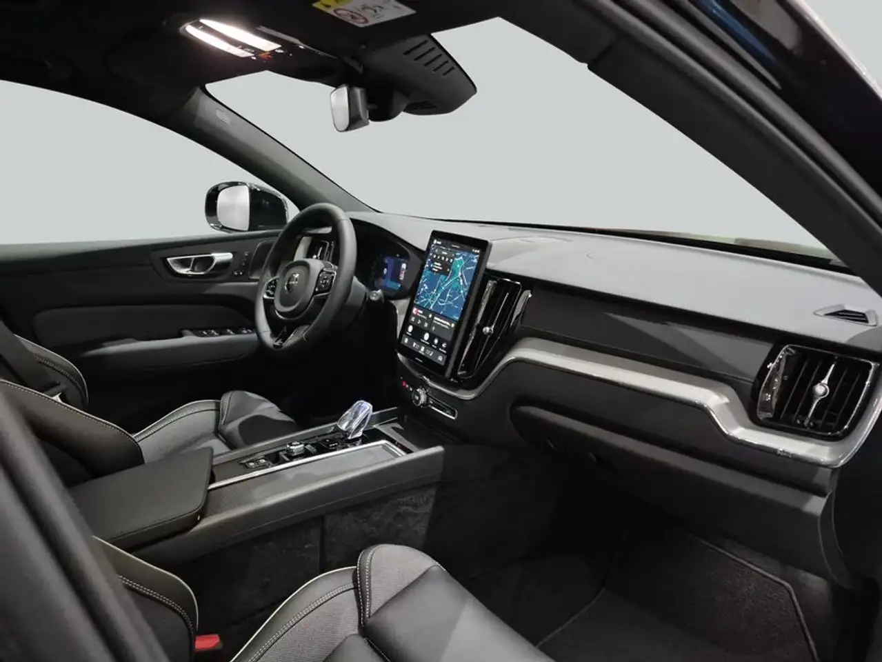 Volvo XC60 2025 — фото 13