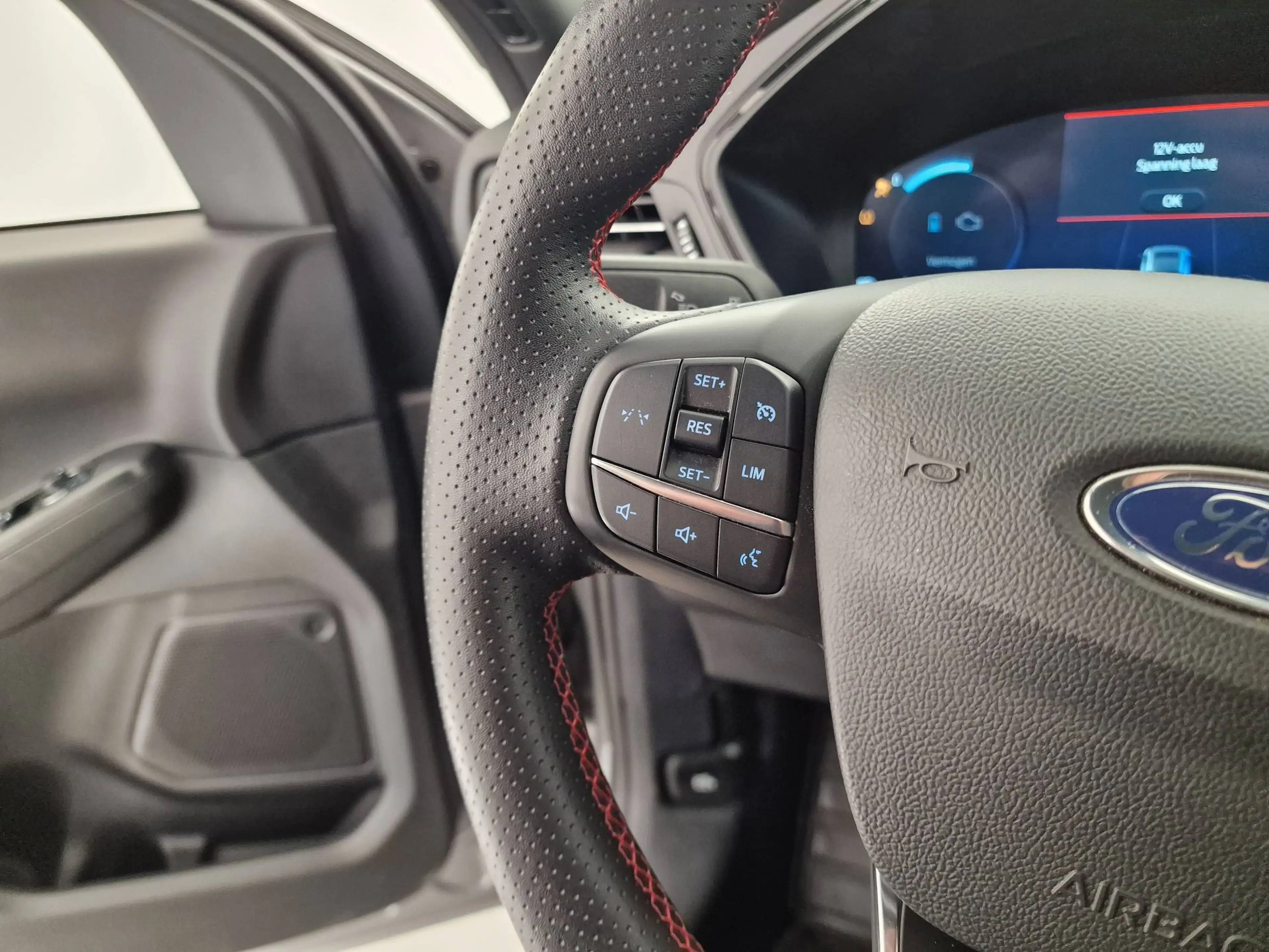 Ford Kuga ST-LINE HYBRID AUTOMAAT 19000KM!!!! — photo 9