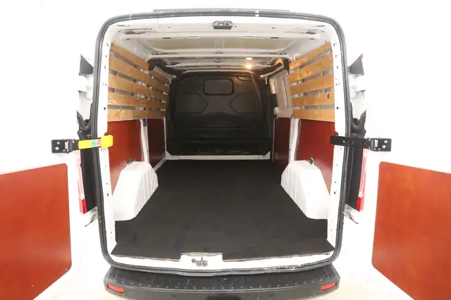 Ford Transit Custom view 3
