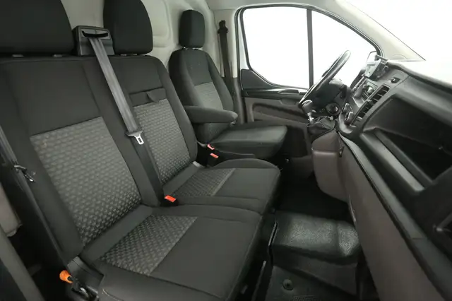 Ford Transit Custom view 10